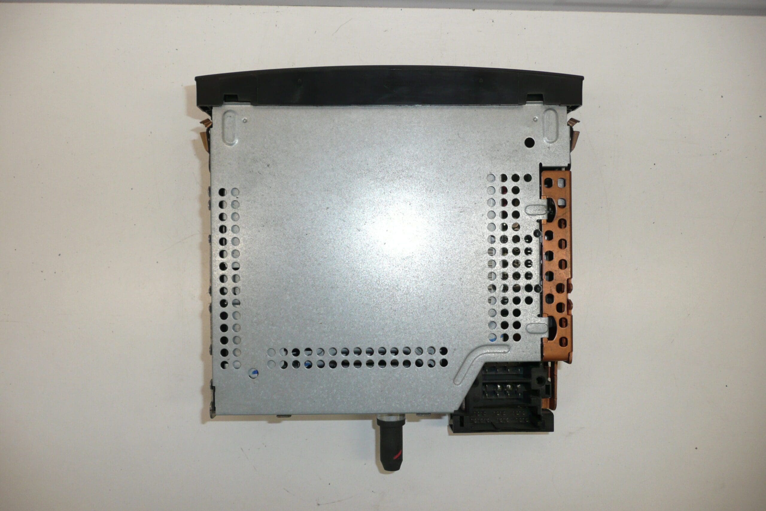 Radio para automóvil con reproductor de CD para Citroën y Peugeot 96514684XT - Imagen 2