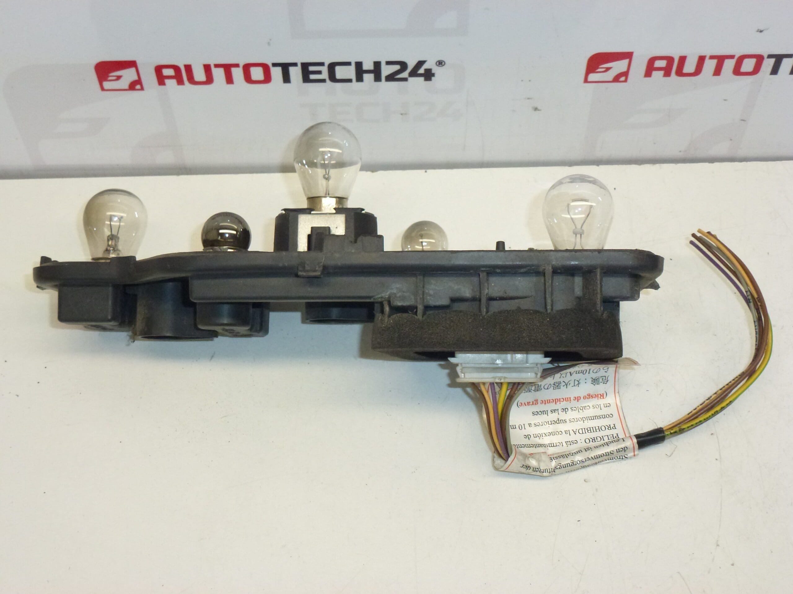 Casquillo para la lámpara trasera izquierda Peugeot 307 SW 6350X2 6350X3 - Imagen 2