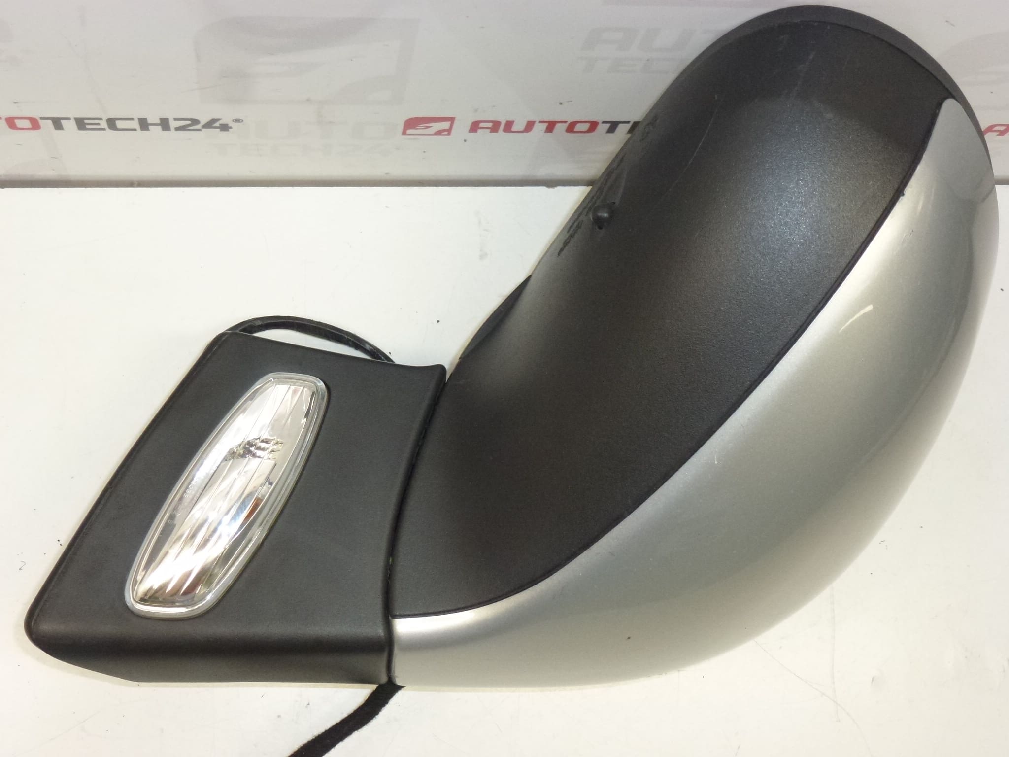Retrovisor derecho Peugeot 207 EZRC 96806501XT 8149ZH - Imagen 2