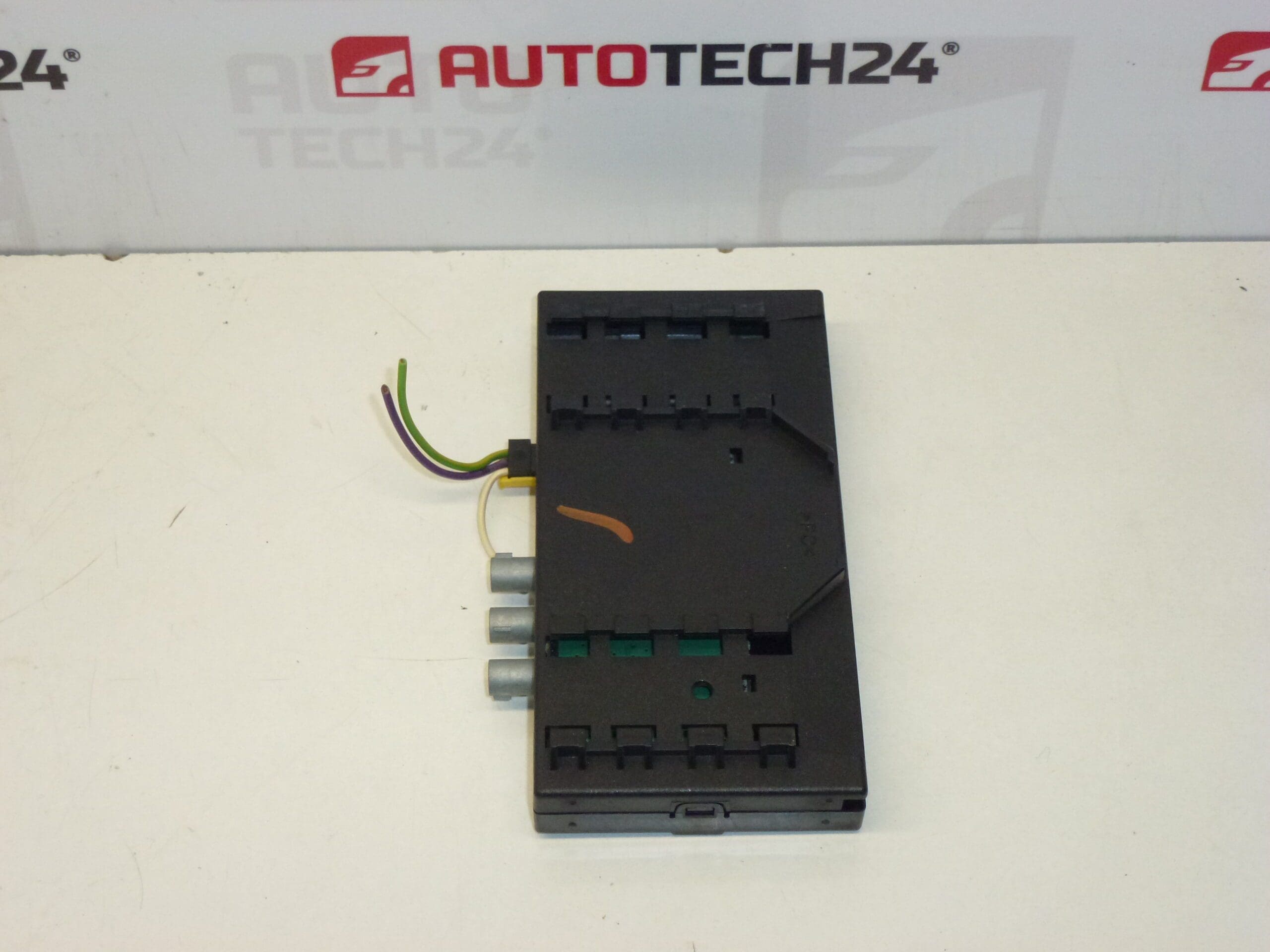 Unidad de Antena Citroën Peugeot 9655888380 6561EC - Imagen 2