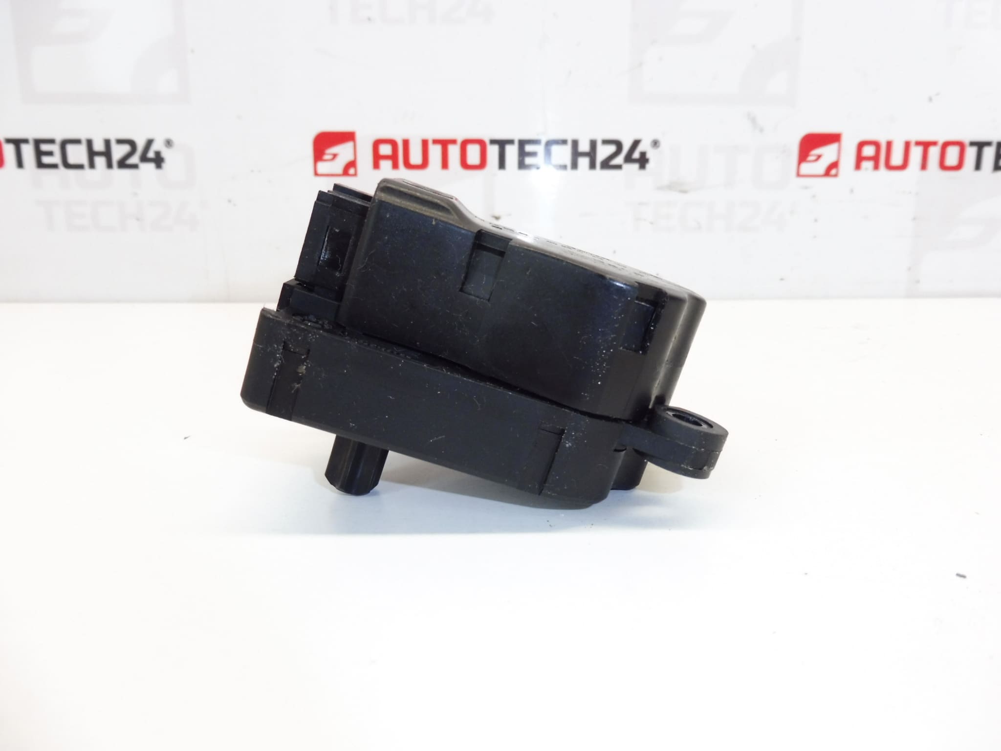 Servomotor de calefacción BEHR Citroën Peugeot EAD515 P2861001U B42 647947 - Imagen 2