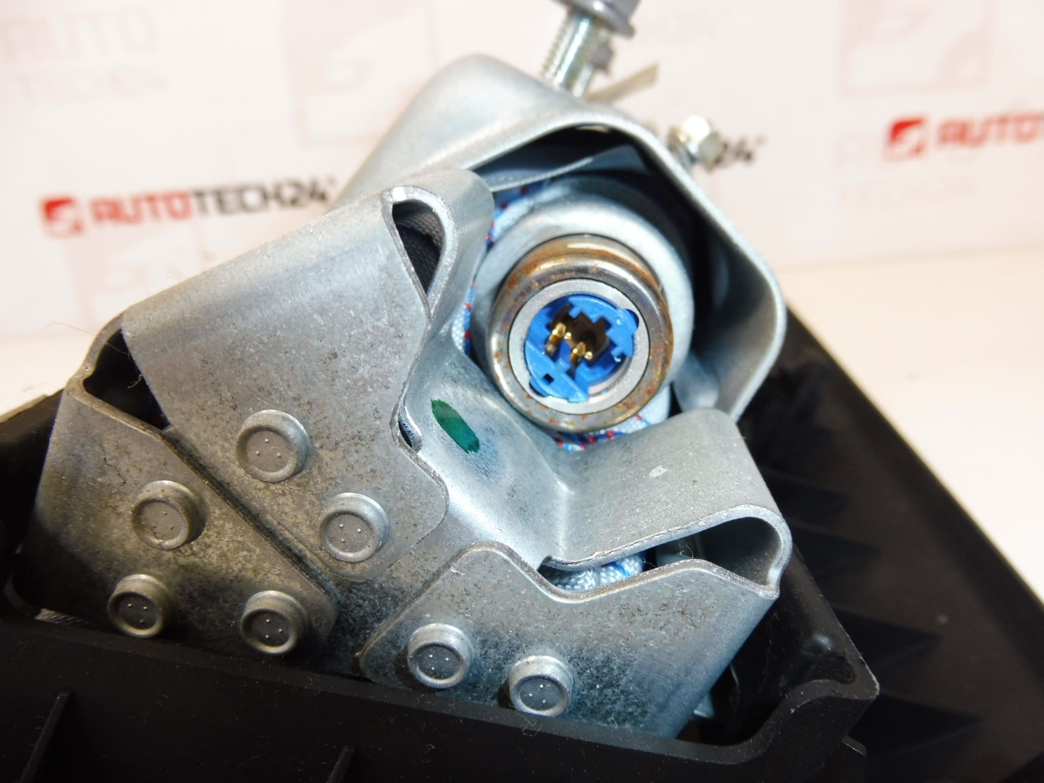 Airbag de Rodilla Citroën C4 Picasso 96600568ZD 8216NW - Imagen 2