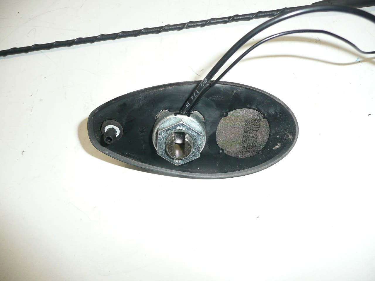 Antena usada para Citroën C5 sedán 2001-2004 9638989780 6561H1 - Imagen 2