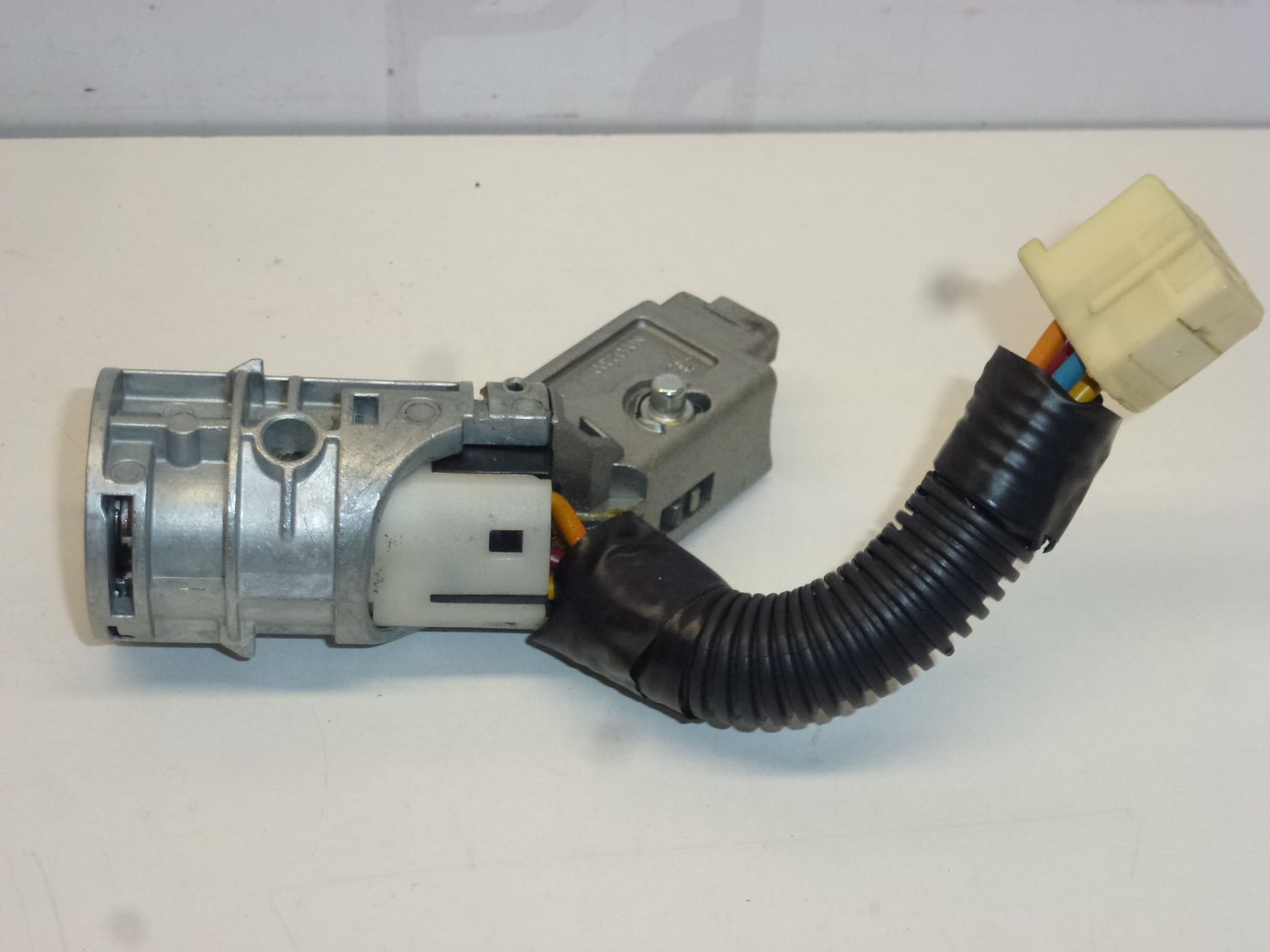 Bombín de encendido con 2 llaves para Citroën C1 y Peugeot 107 4162FK - Imagen 2