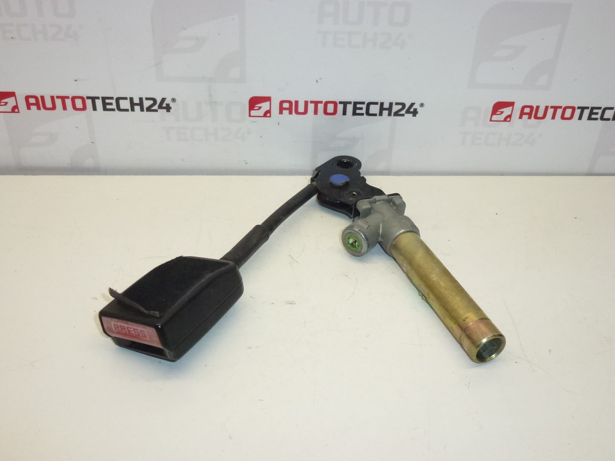 Candado cinturón delantero derecho Peugeot 406 96233060XX 8972S2