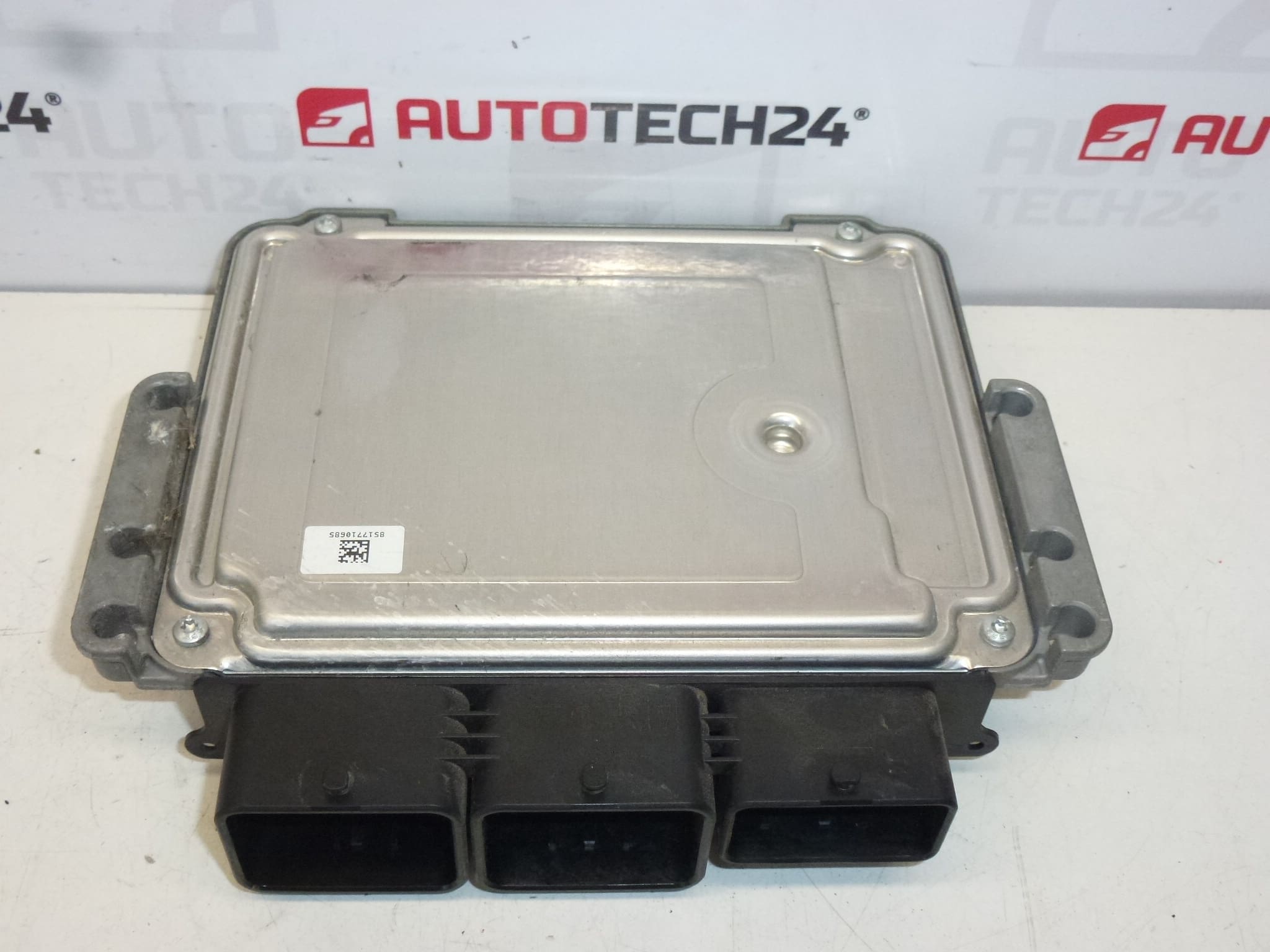 ECU Bosch EDC17C10 Citroën Peugeot 0281017333 9677013180 - Imagen 2