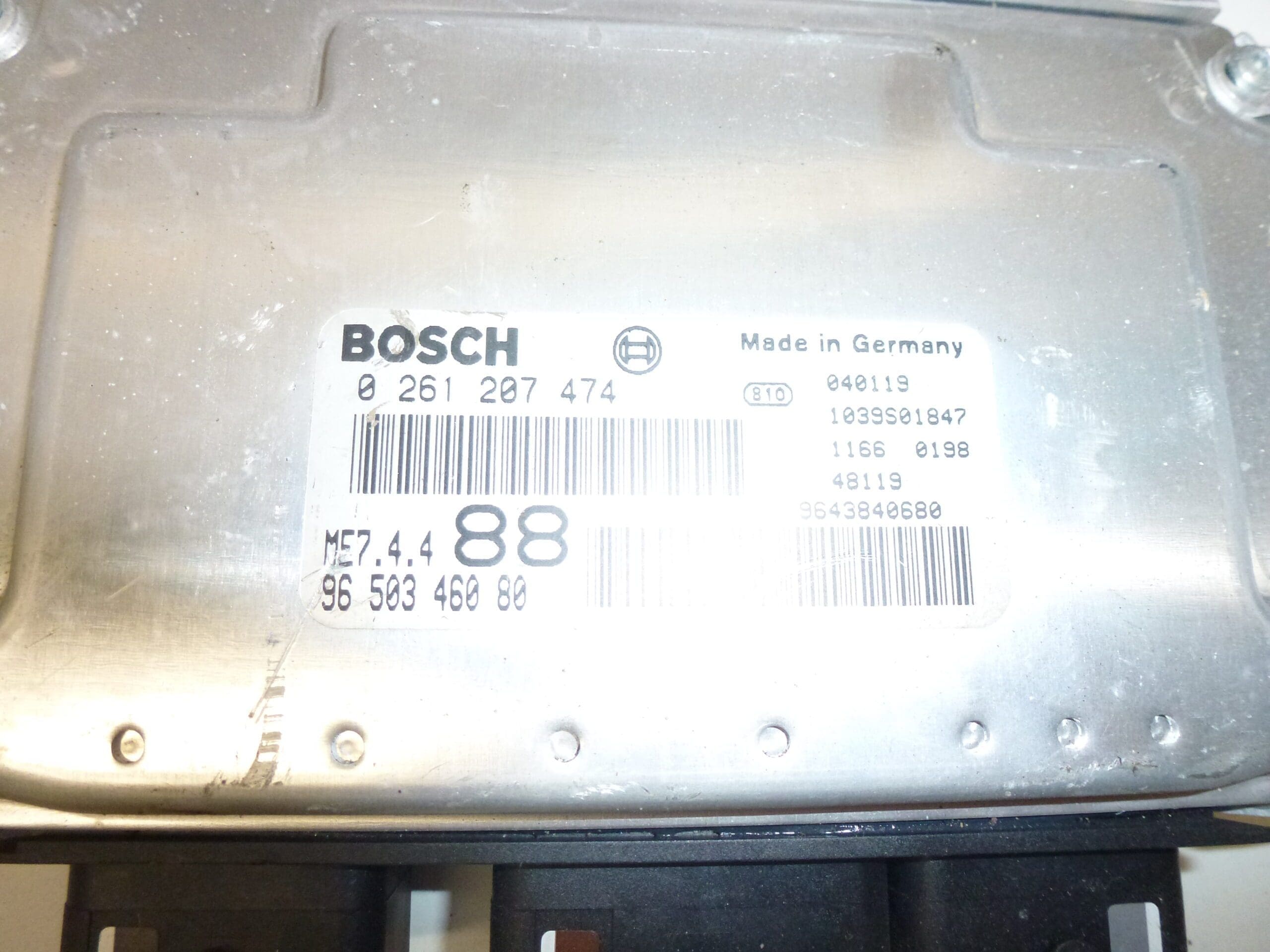 Unidad de control del motor (ECU) Bosch ME7.4.4 0261207474 9650346080 - Imagen 2