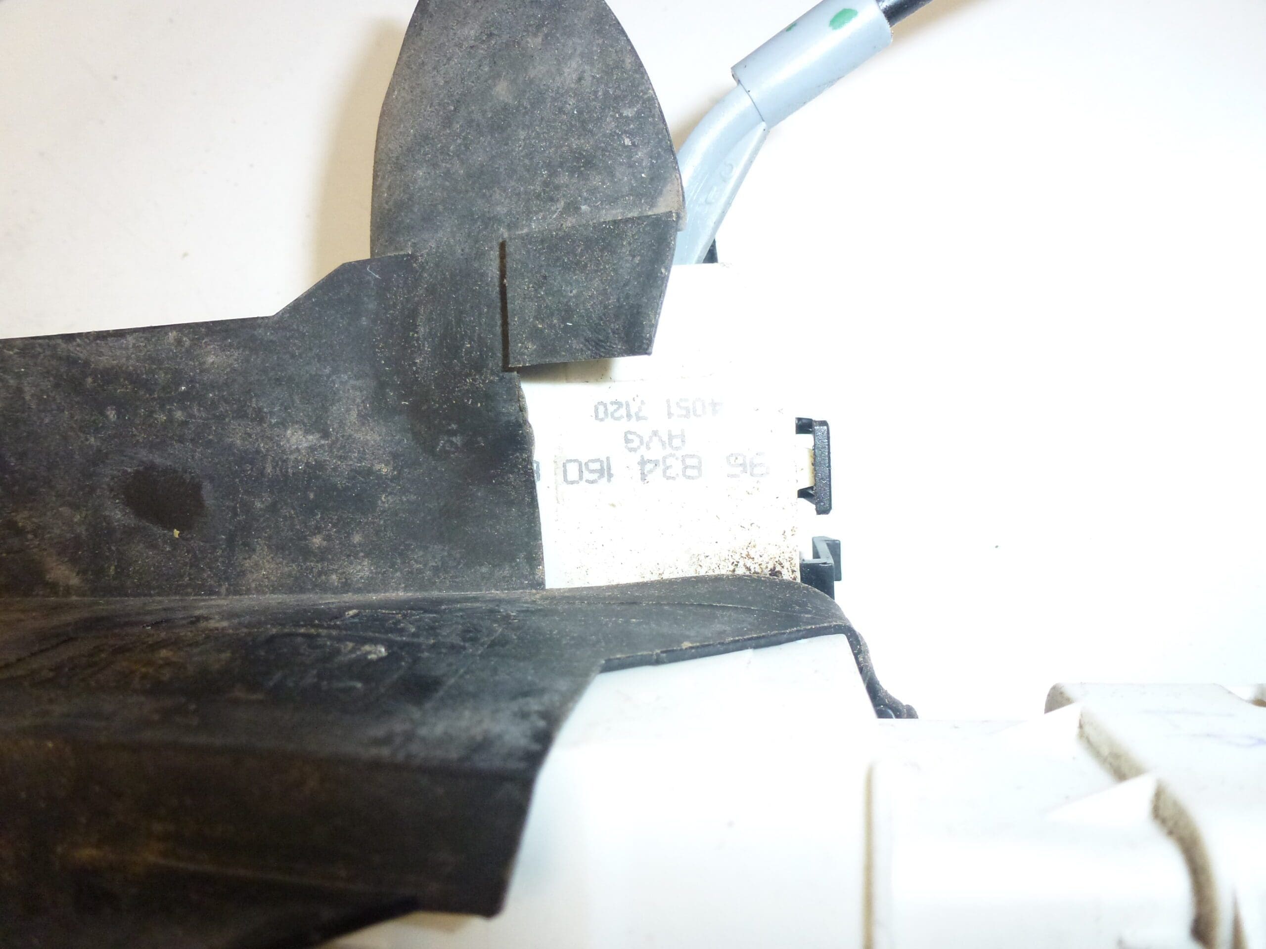 Cerradura eléctrica de la puerta delantera izquierda Citroën C4 9683416080 9135FA - Imagen 2