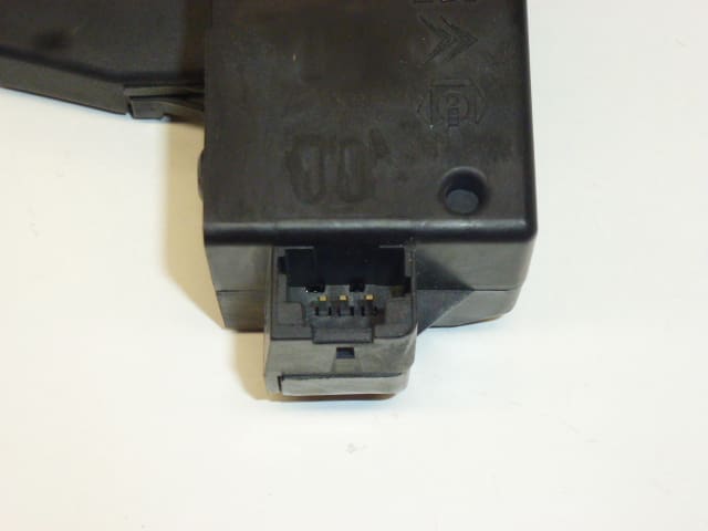 Cerradura trasera del maletero Peugeot 307 CC 9657614680 8726R2 - Imagen 2