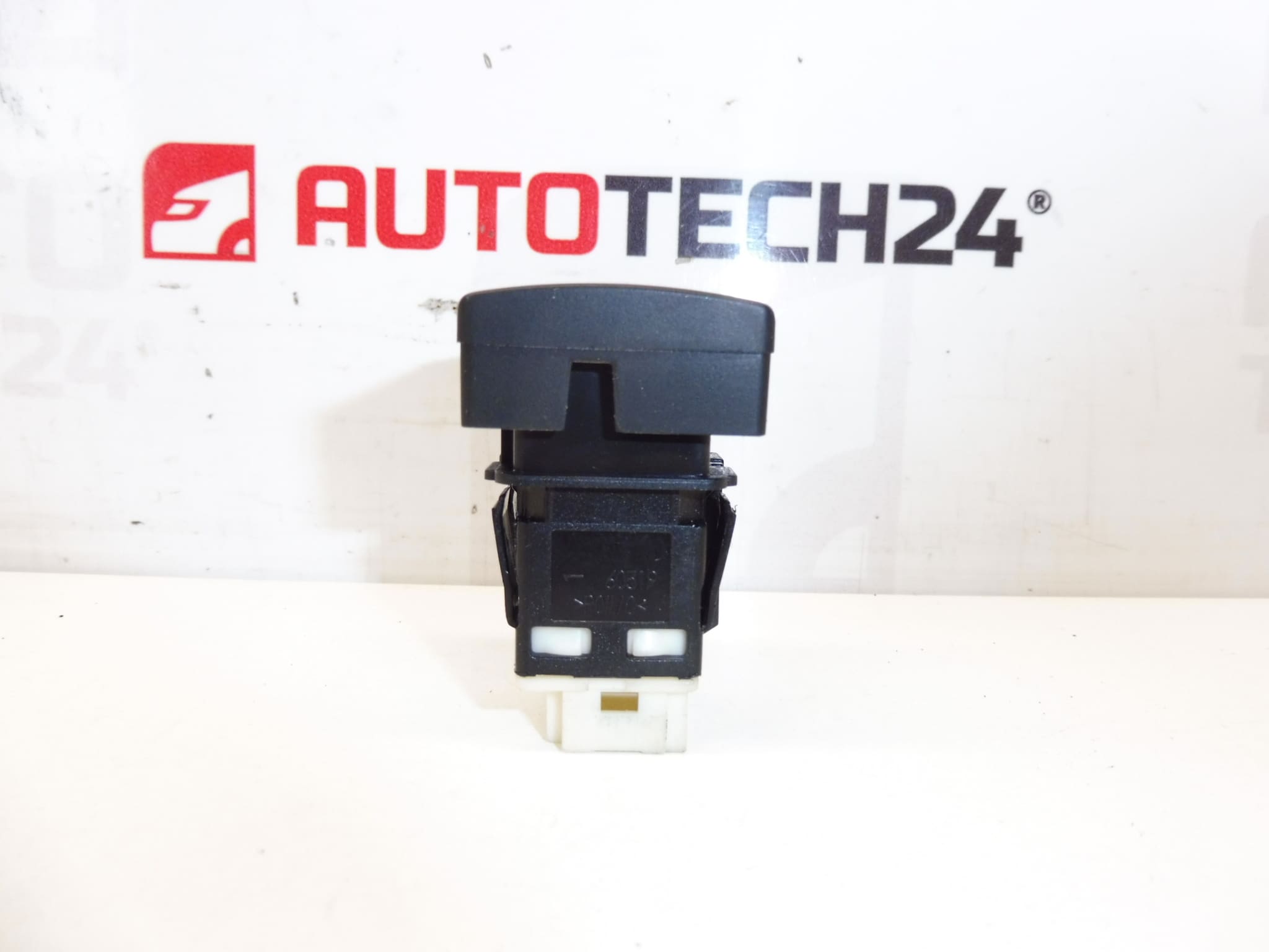 Interruptor ECO OFF para Citroën y Peugeot 96671871XT - Imagen 2