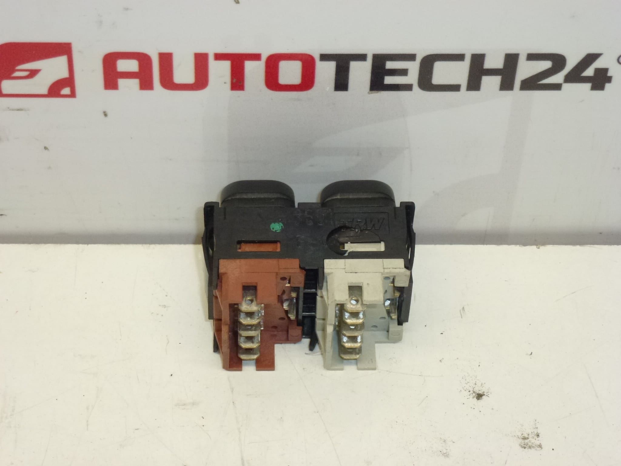 Interruptor de elevalunas trasero para Citroën Xsara 6552KV - Imagen 2