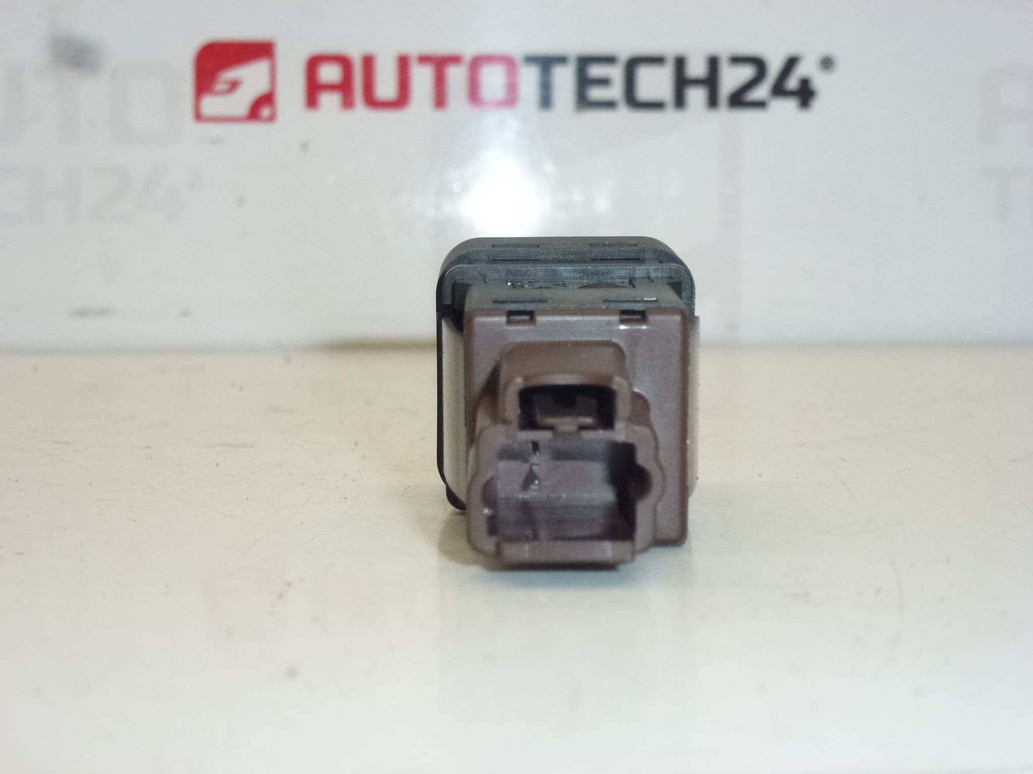 Interruptor del airbag delantero para Citroën y Peugeot 96373205XT 8216E6 - Imagen 2