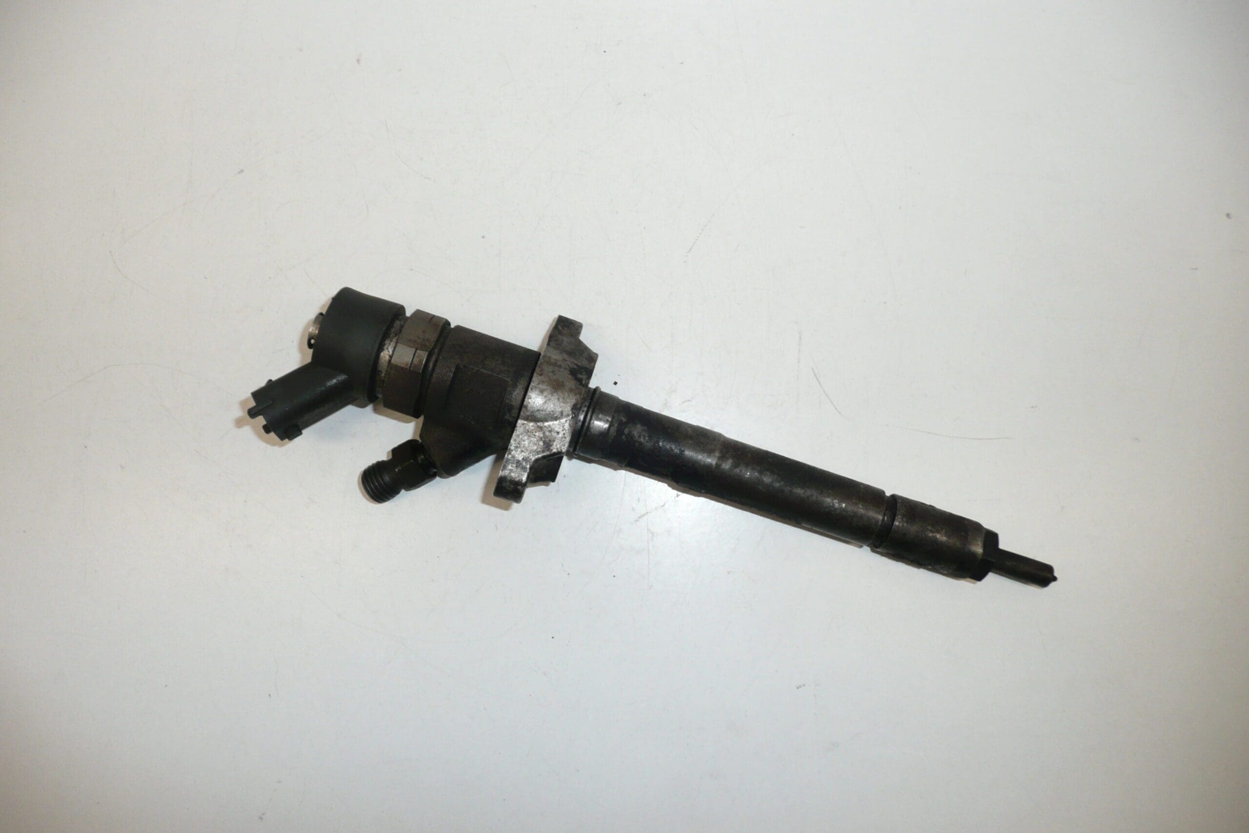 Inyector Bosch 1.6 HDi 55 y 66 kW 0445110239 - Imagen 2