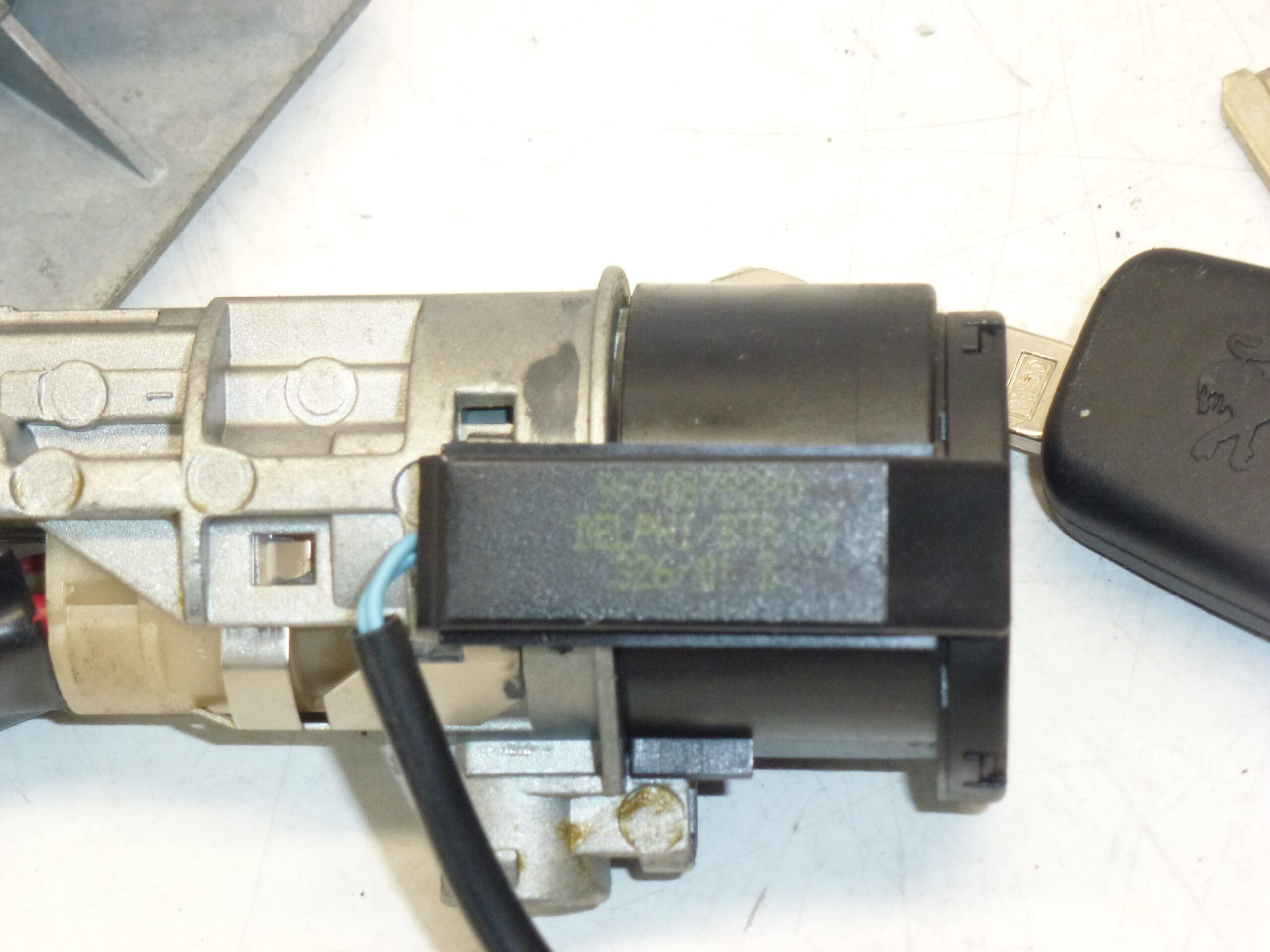 Conjunto de cerraduras + 2 llaves Peugeot 406 4162Z7 4162Z6 - Imagen 2