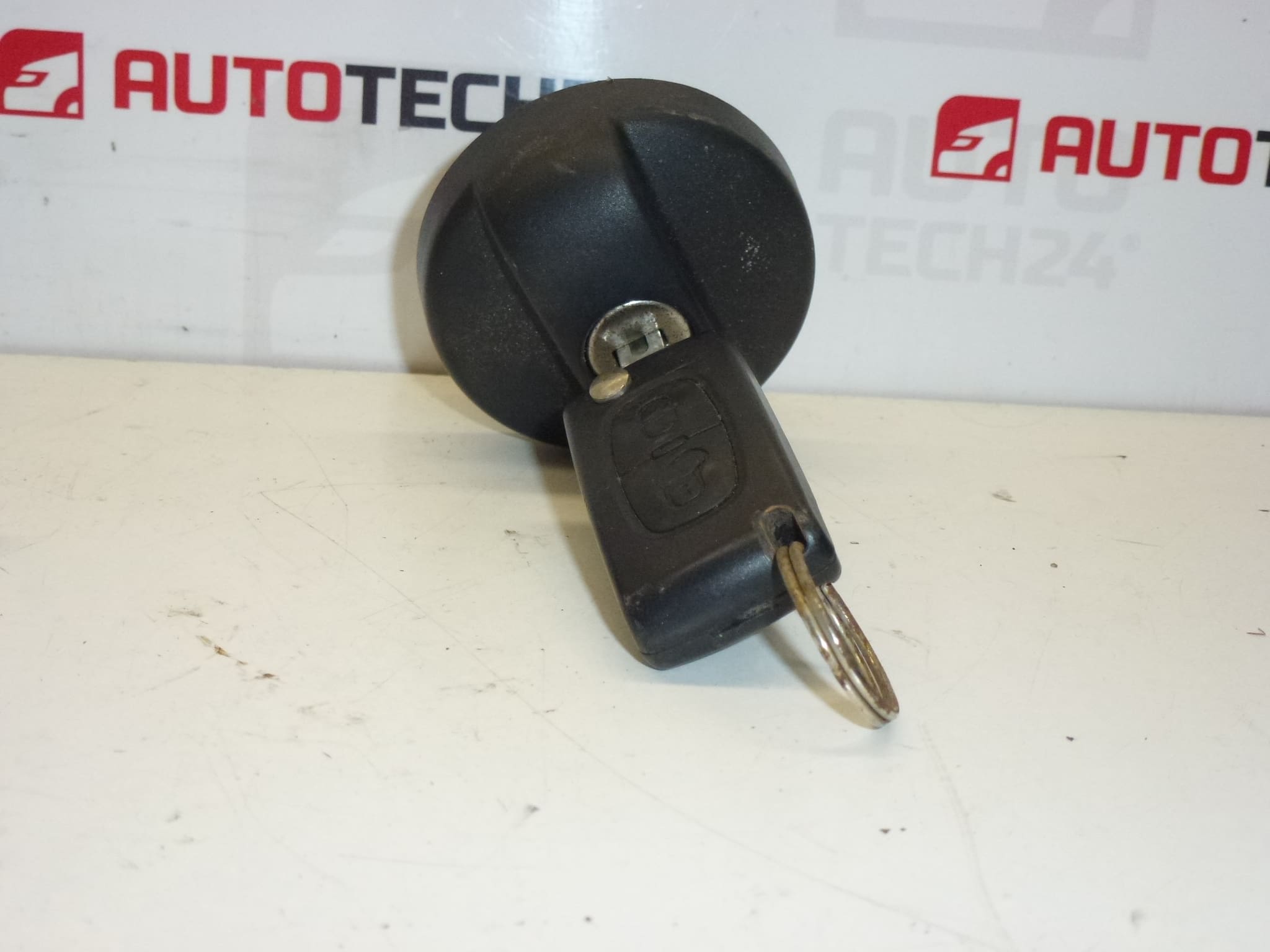 Conjunto de cerraduras más una llave Peugeot 207 4162KF 4162NW - Imagen 2