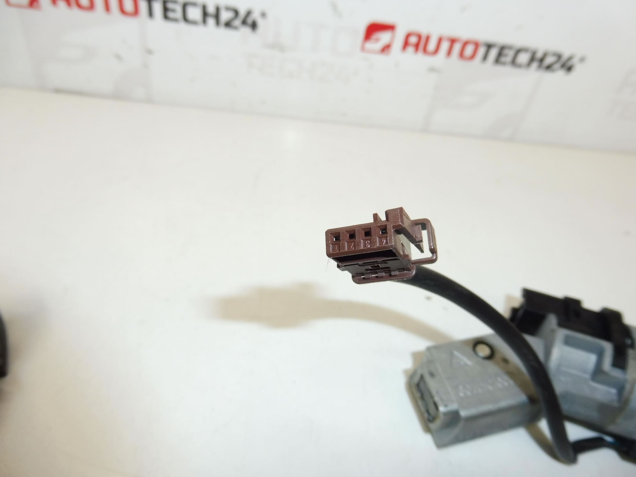 Conjunto de cerraduras con 1 llave Citroën/Peugeot 4162KE 1609124480 - Imagen 2