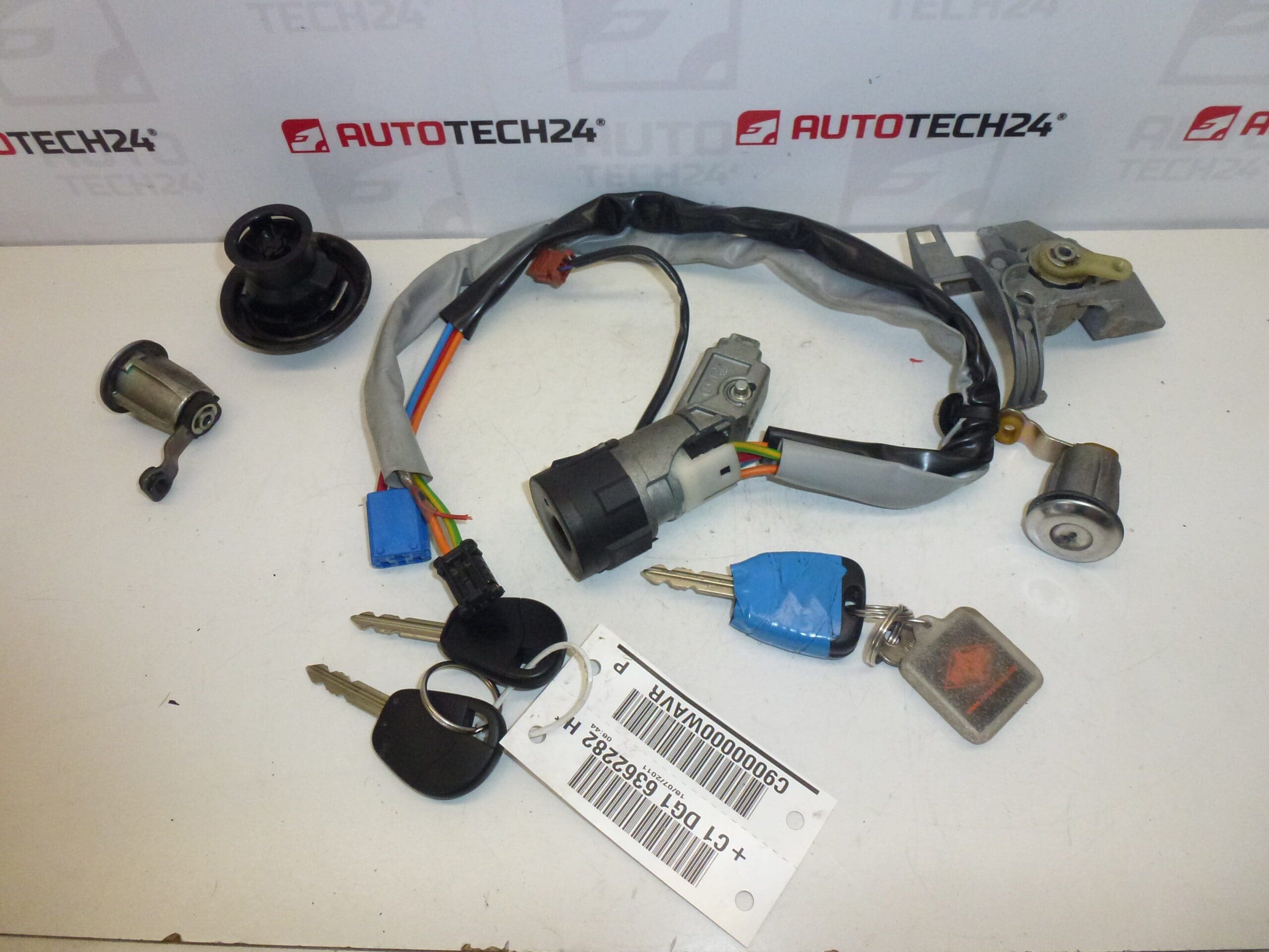 Juego de Llaves y Cerraduras Citroën Berlingo II 4162CF 3 Llaves - Imagen 2