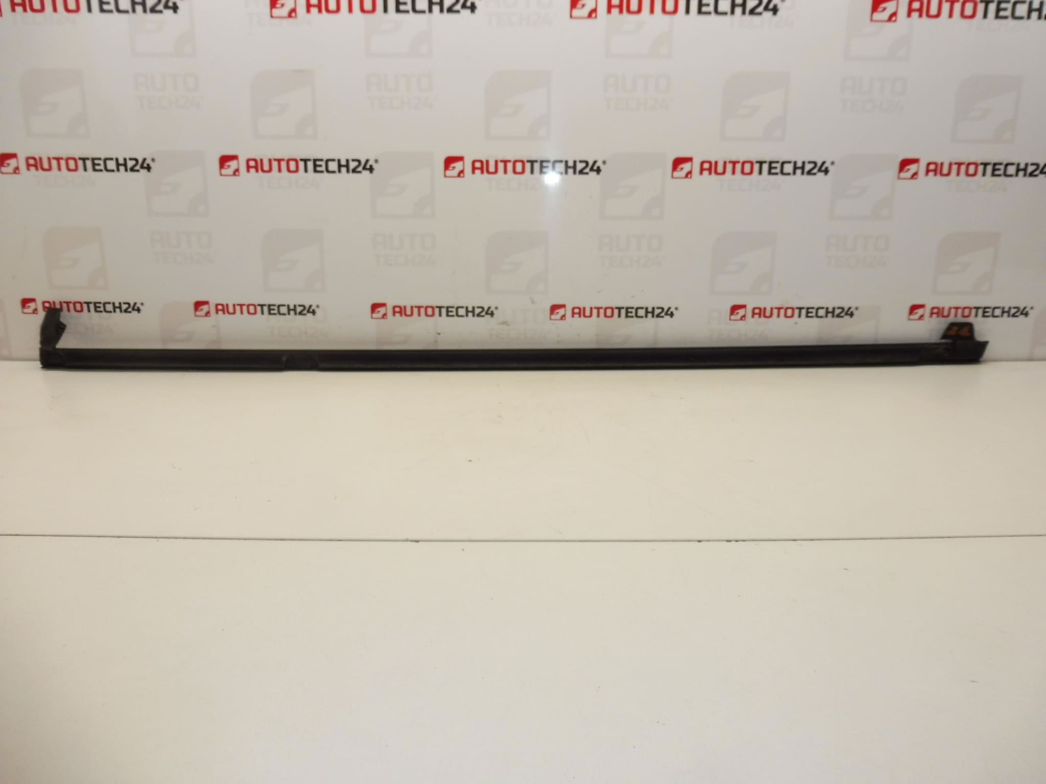 Barra cromada para puerta trasera derecha Citroën C4 Picasso 9334N8 - Imagen 2