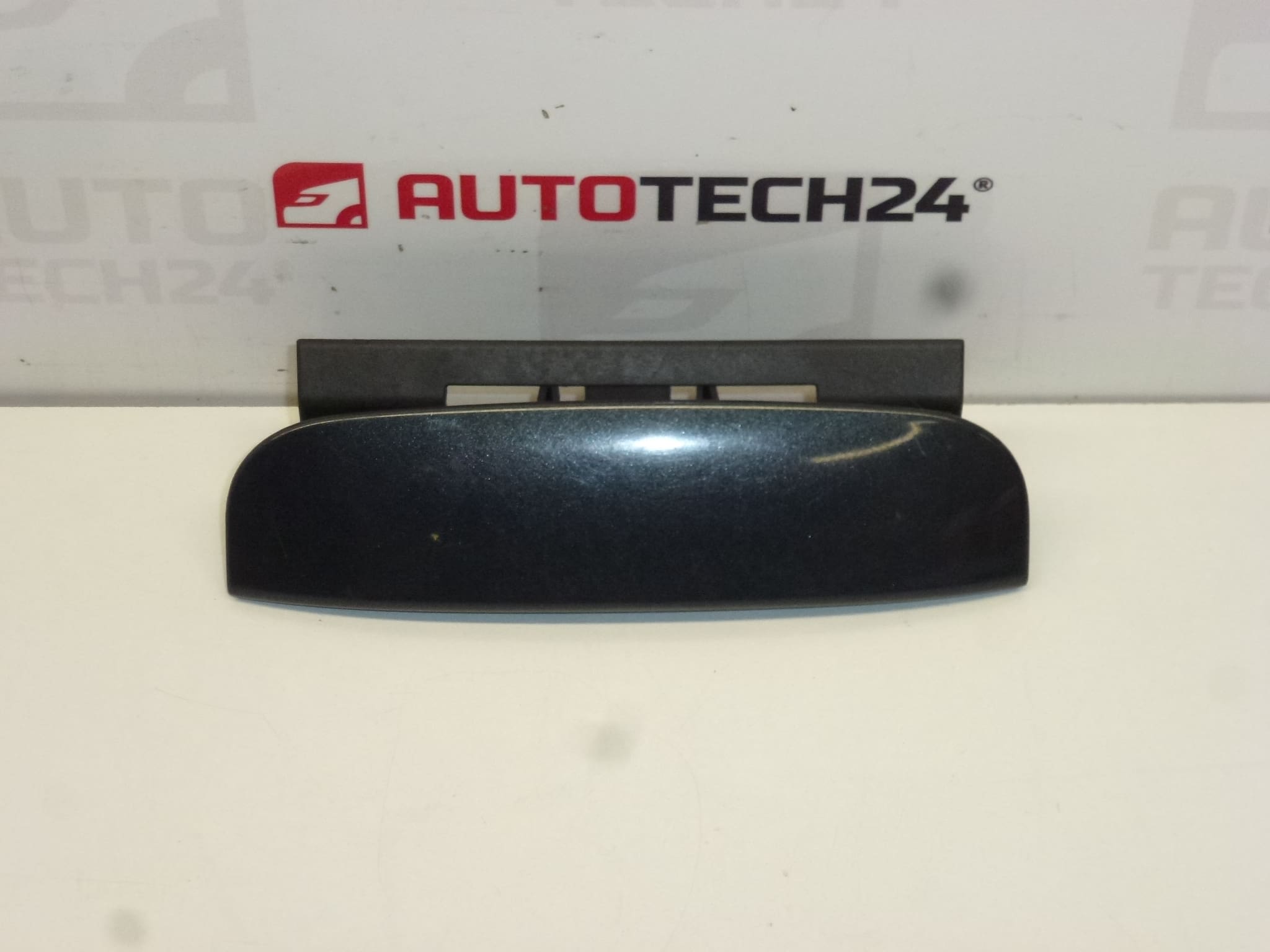 Maneta de portón gris metalizado EYPC Citroën C4 C5 II 9649858777 8726Q8