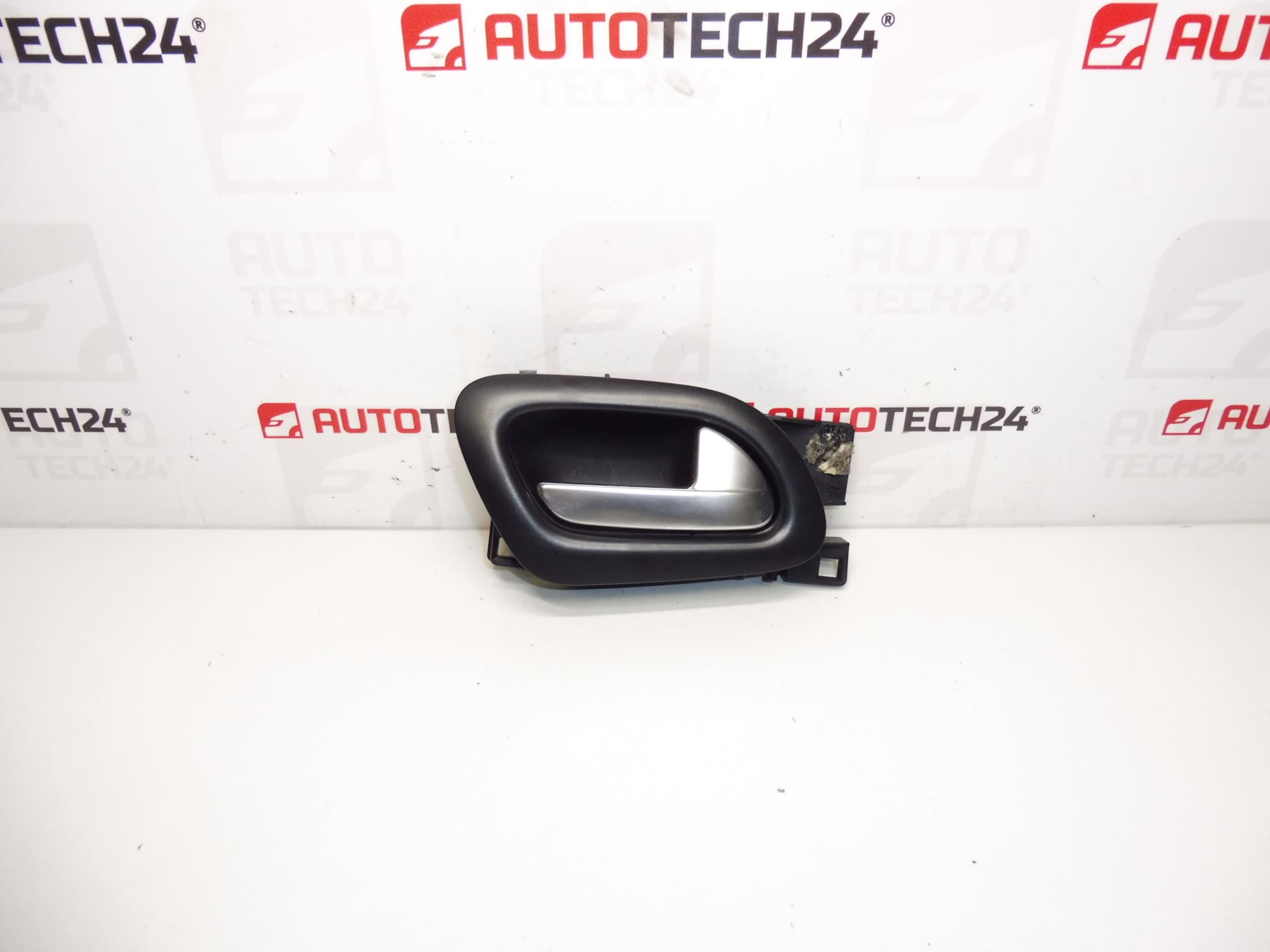Maneta puerta interior derecha Citroën Peugeot 96834460VV 9683446077