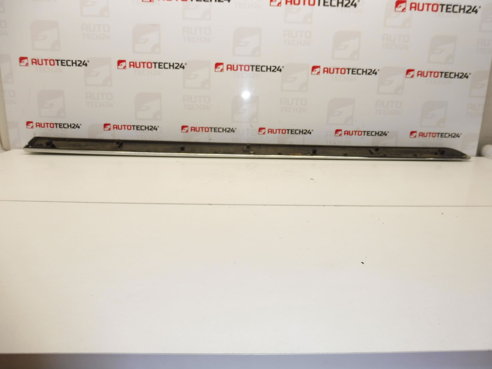 Moldura de la puerta trasera izquierda Citroën C8 / Peugeot 807 EYJ 1401029977 8546W2 - Imagen 2