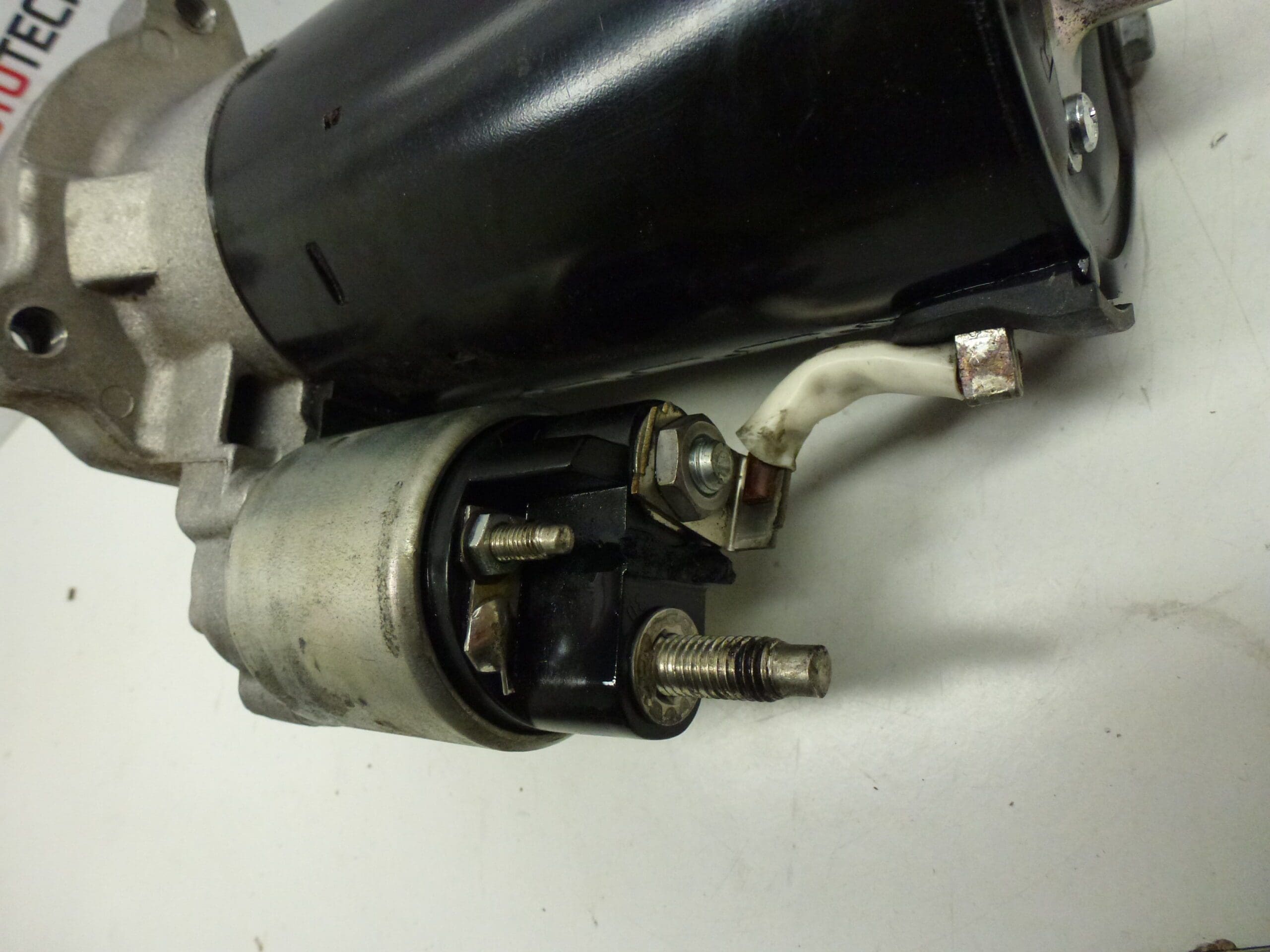 Motor de arranque usado para Citroën/Peugeot 2.0-2.2 HDi Bosch 0986018970 96356597 - Imagen 2