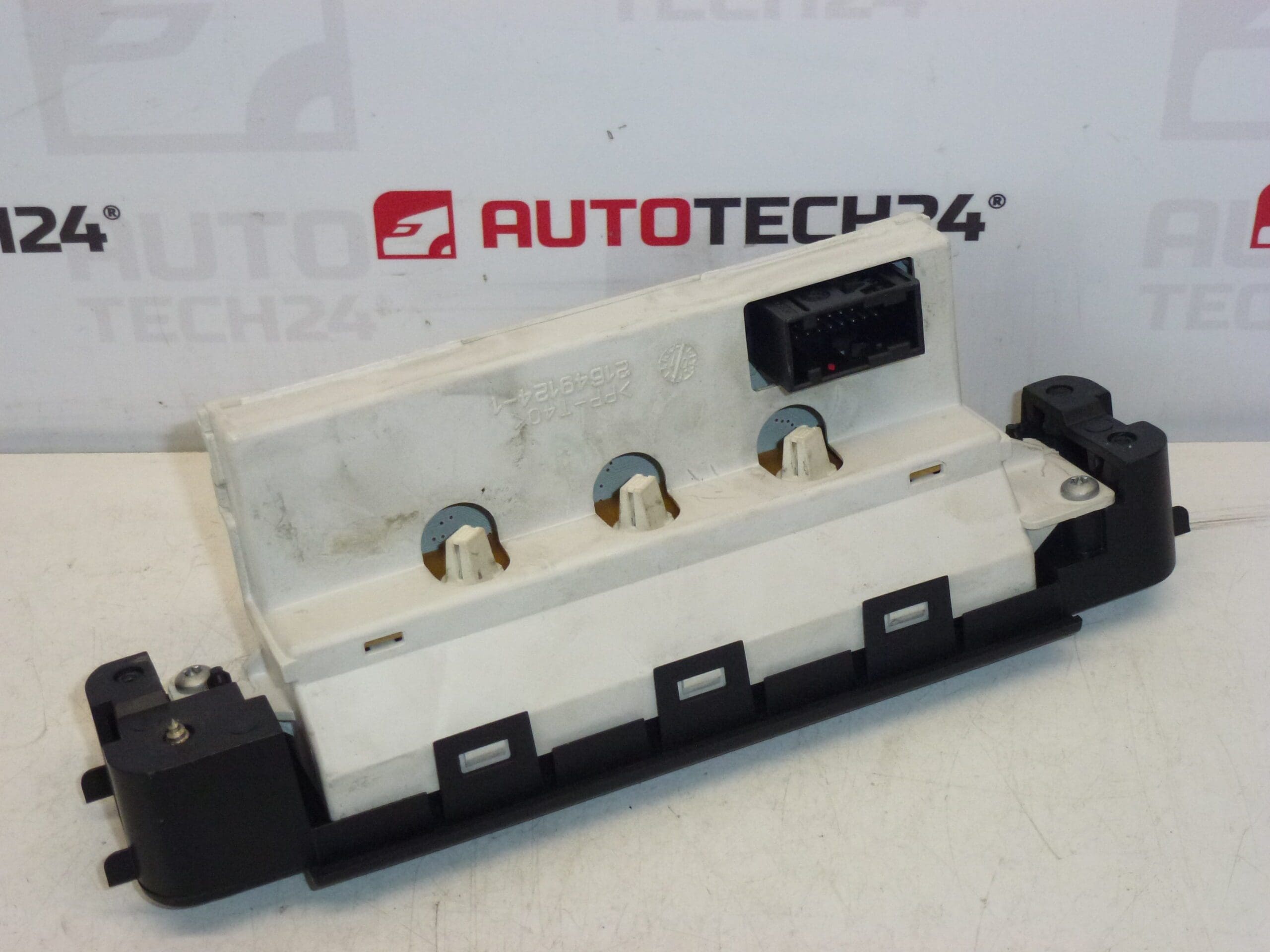 Pantalla de radio y ordenador de a bordo para Peugeot 406, ref. 9644230277 - Imagen 2