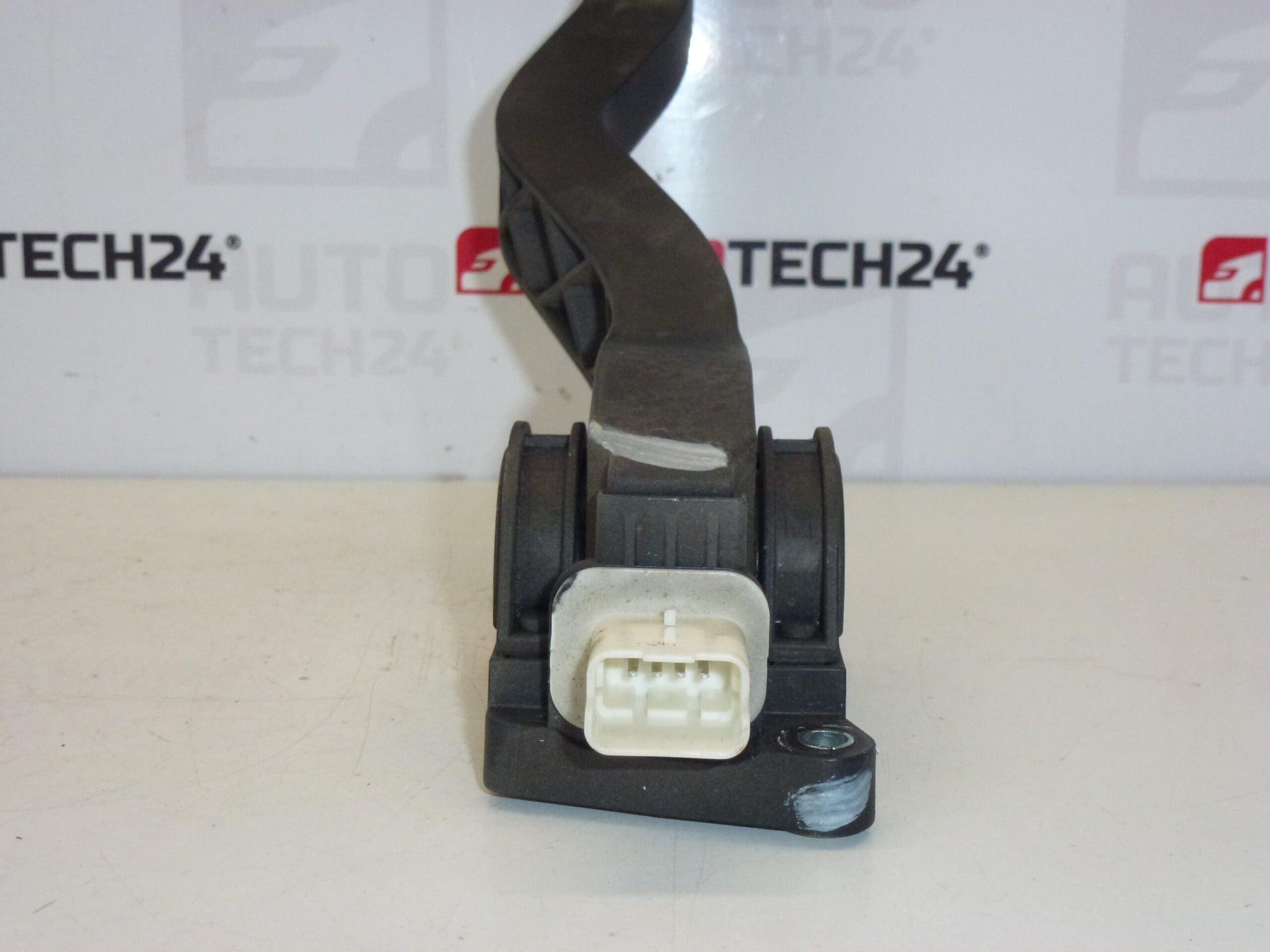 Pedal del acelerador Bosch para Citroën y Peugeot 0280752251 9646702180 - Imagen 2