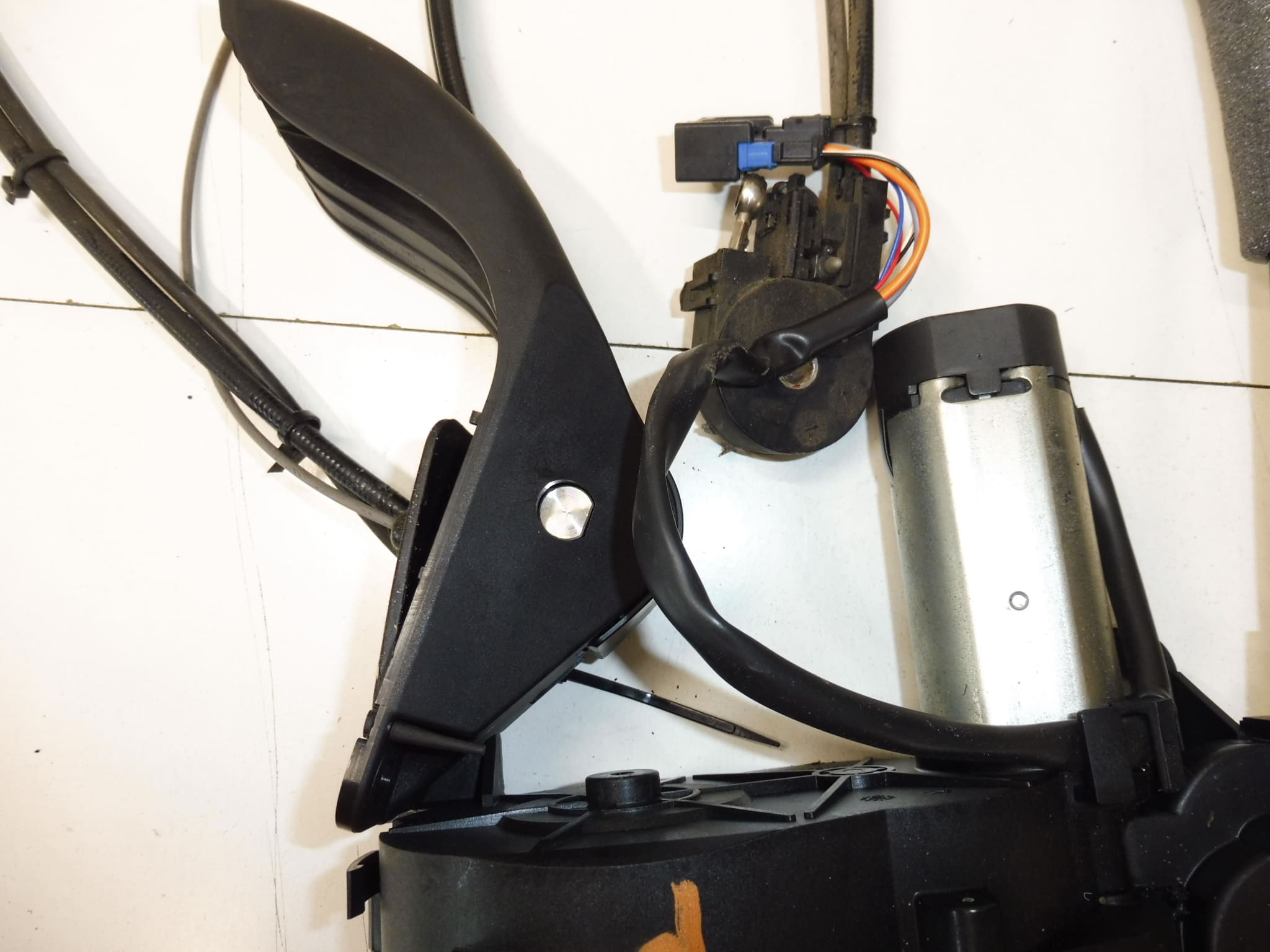 Motor de elevalunas eléctrico para la puerta del pasajero Peugeot 1007 9680508080 9138E0 9138C8 - Imagen 2