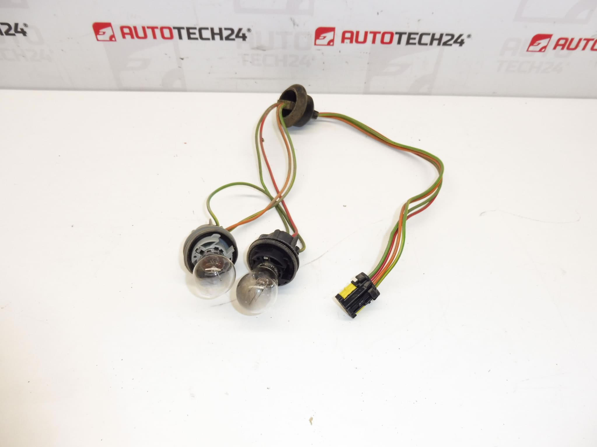 Peugeot 607 6534GS guardabarros toma luz trasera arnés