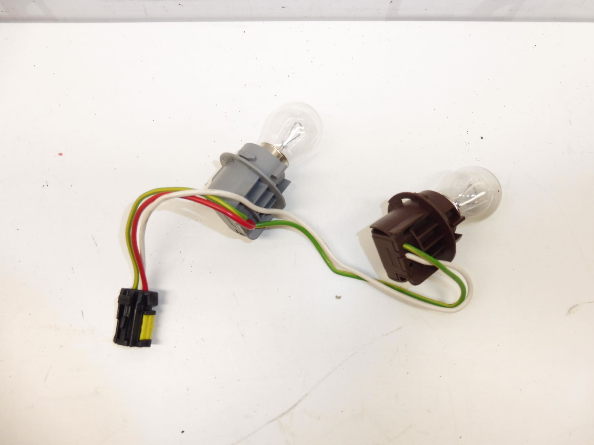 Conector de Luz Trasera Peugeot 607 6534GT - Imagen 2