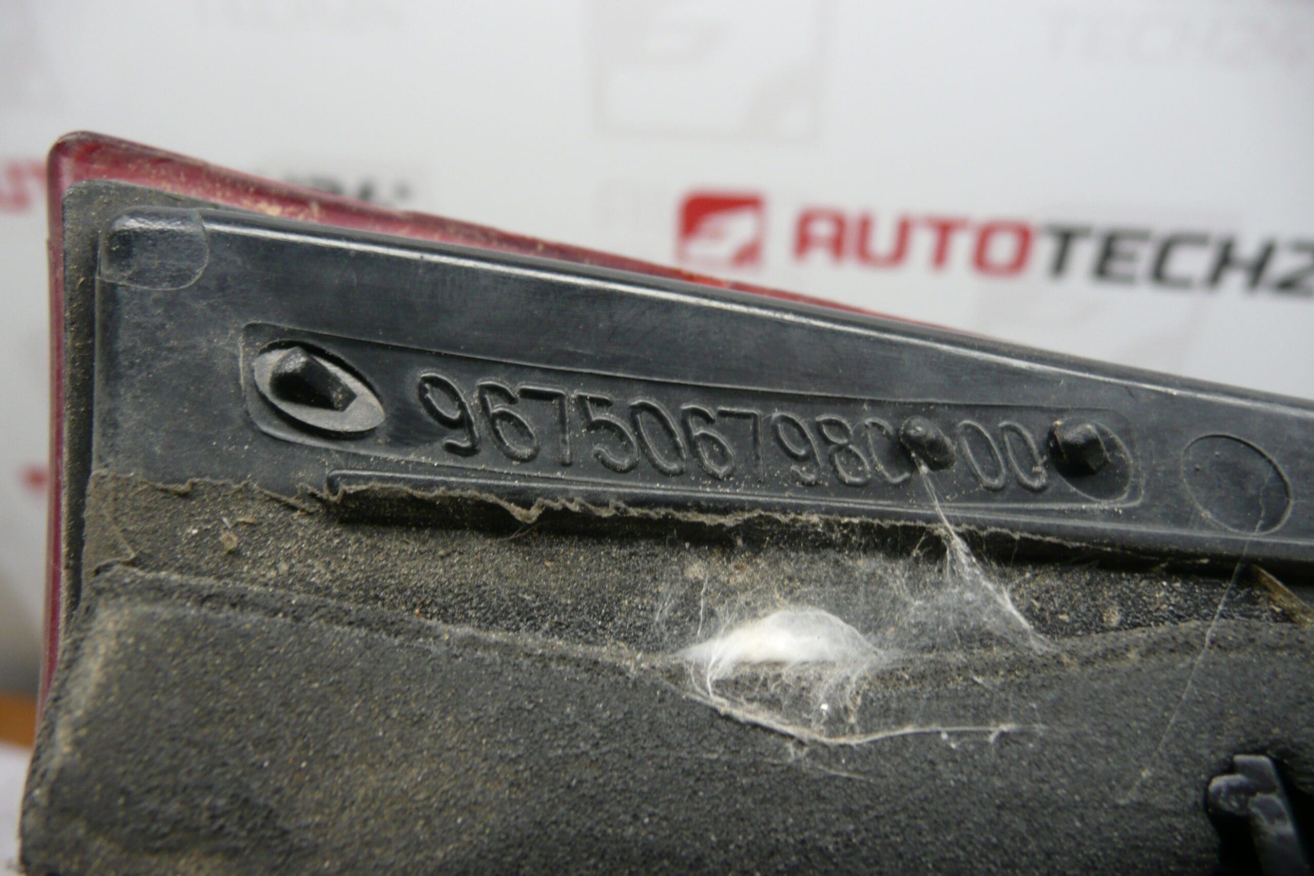 Piloto trasero interior izquierdo Citroën C5 X7 9675067980 6350LW - Imagen 2