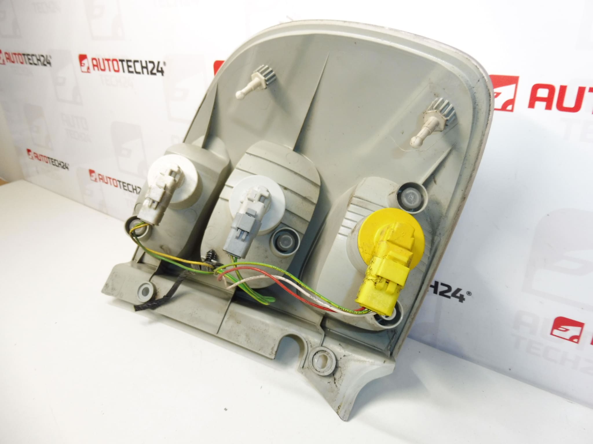 Piloto trasero derecho Citroën C3 Pluriel 9641775180 6351R6 - Imagen 2