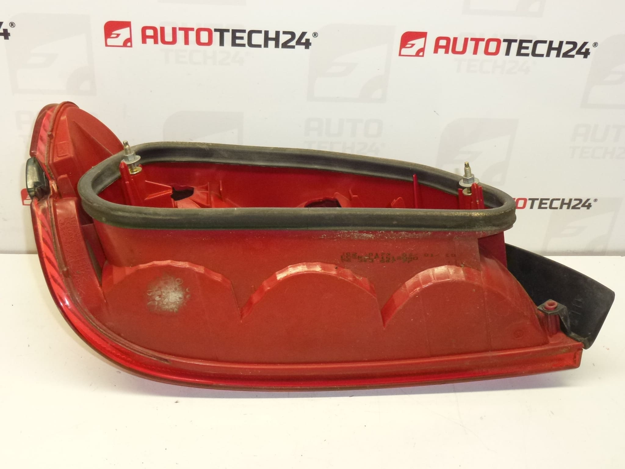 Piloto trasero derecho con moldura para Peugeot 406 4 puertas 9630364777 6351L5 - Imagen 2