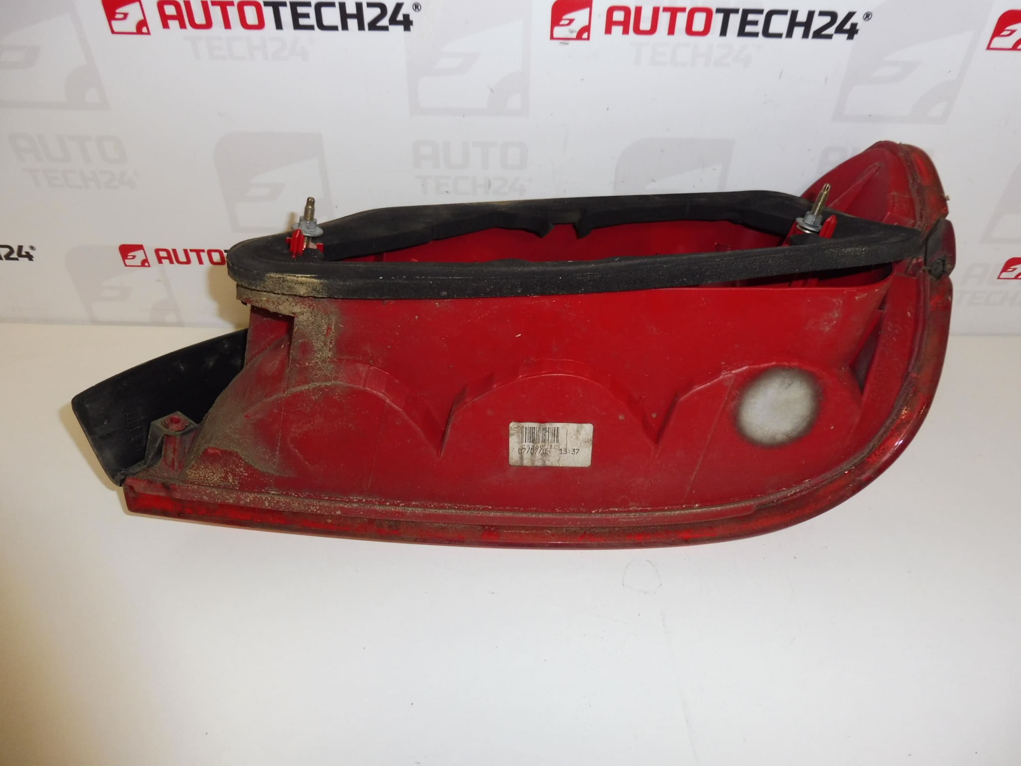 Piloto trasero izquierdo con listón para Peugeot 406 EKQD 9630364877 6350L5 - Imagen 2