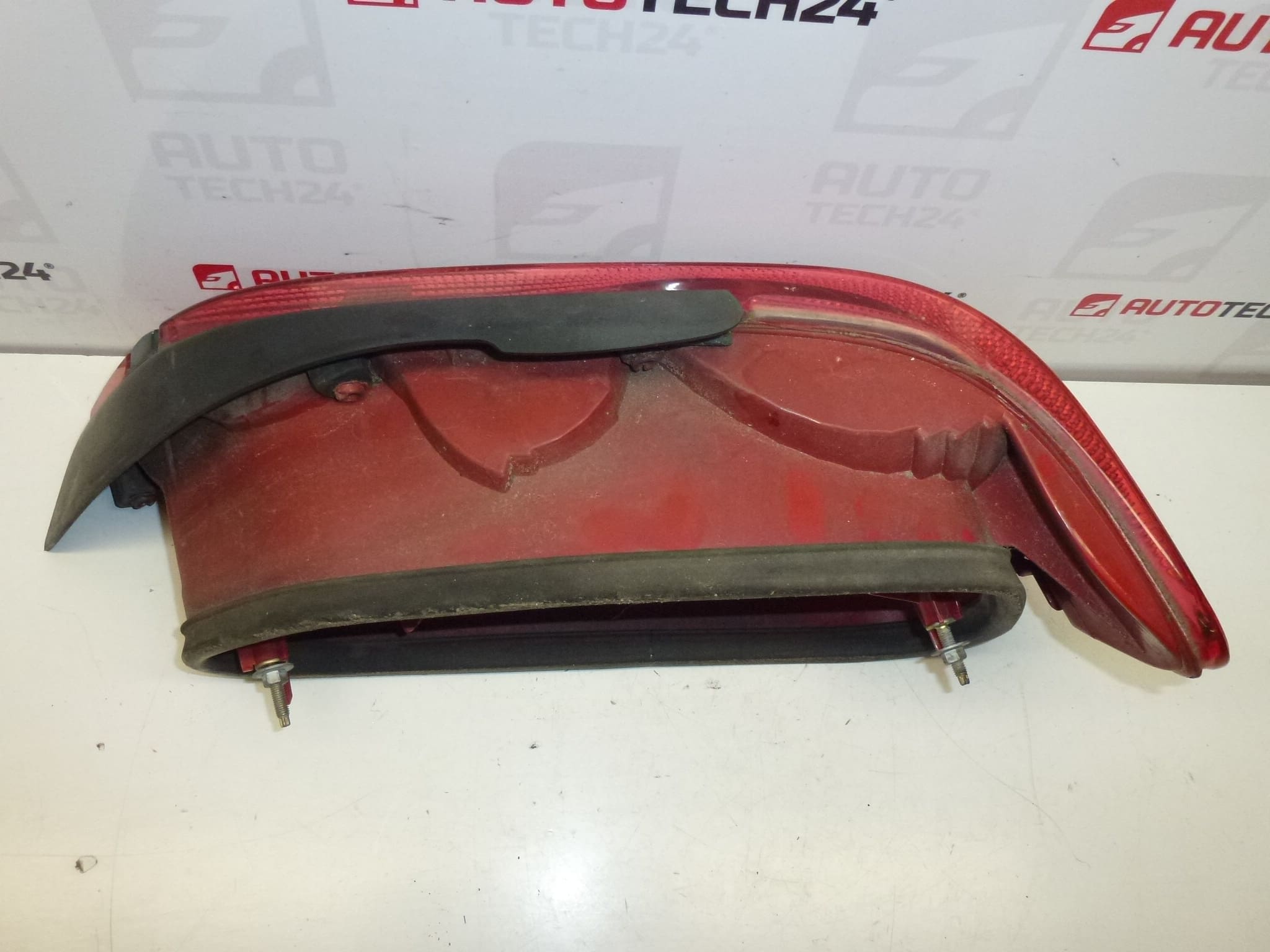 Piloto trasero izquierdo con riel para Peugeot 406 4 puertas 9630364877 6350L5 - Imagen 2