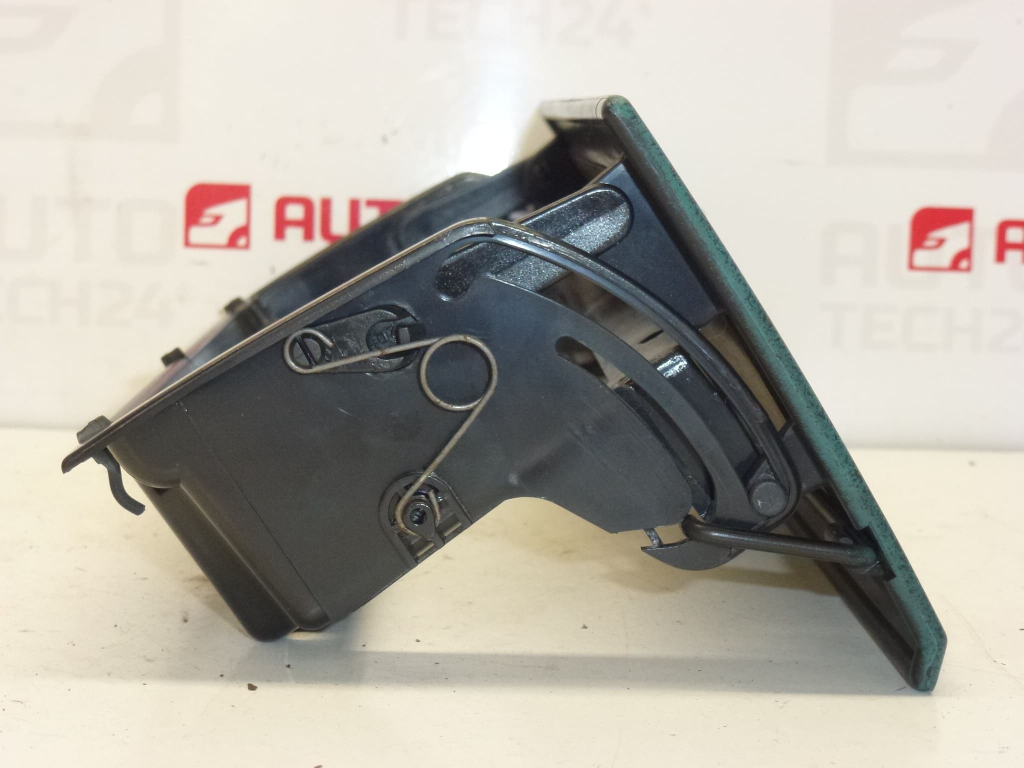 Soporte de radio para Citroën Berlingo I y Peugeot Partner I 8212EM - Imagen 2