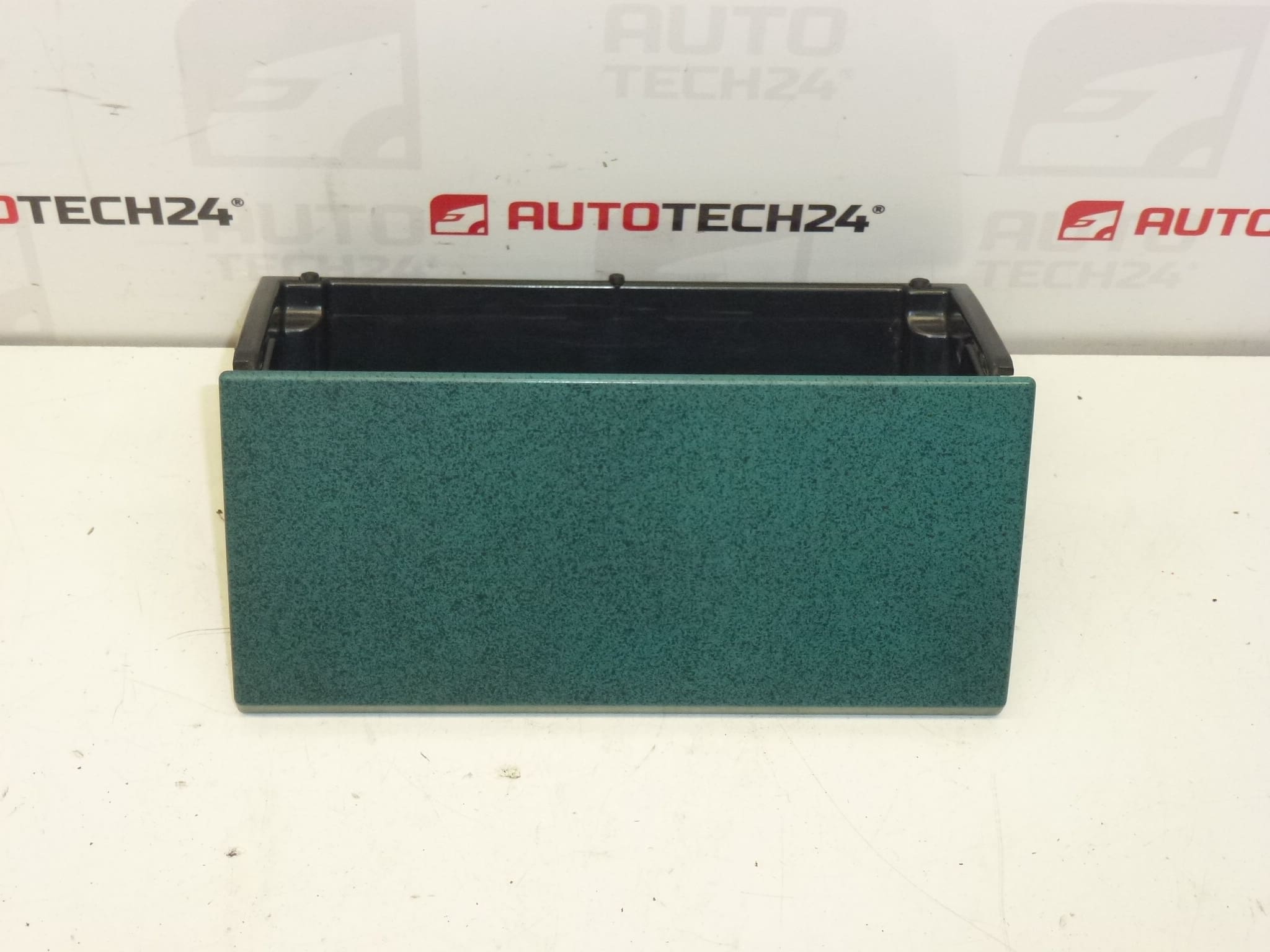 Porta radio Citroën Berlingo I y Peugeot Partner I 8212EM