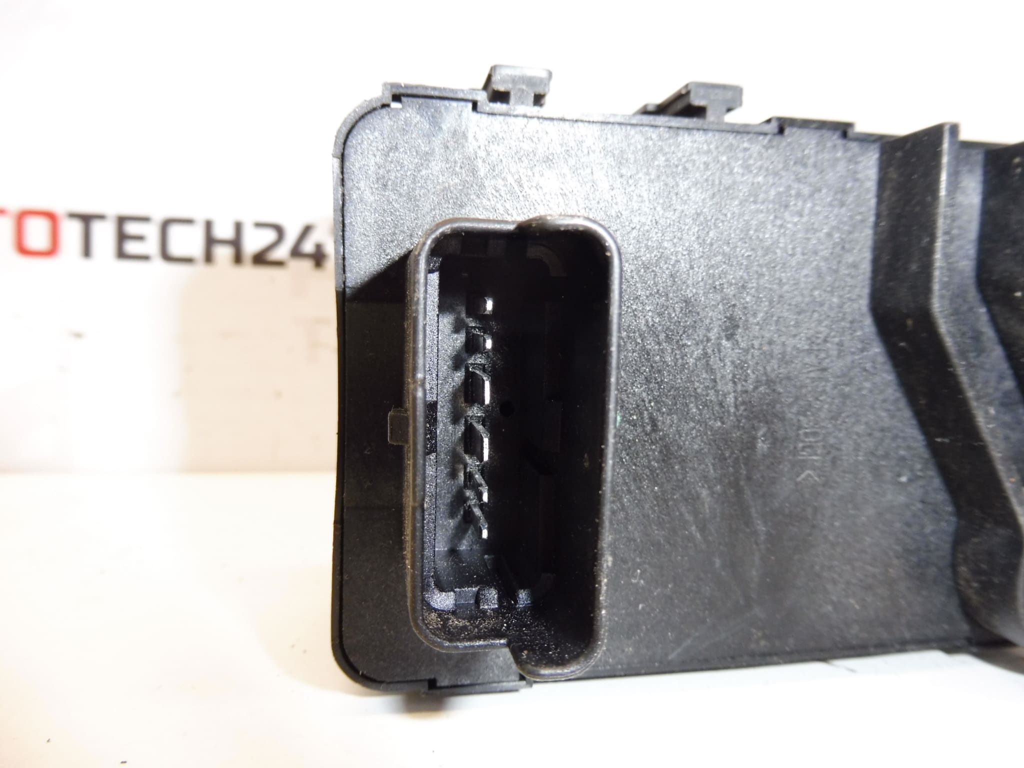 Relé de precalentamiento VALEO para Citroën/Peugeot 73507712 9628756080 - Imagen 2