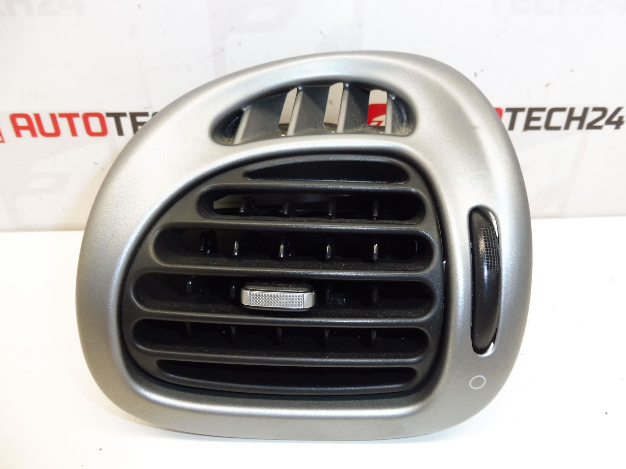 Salida de aire del calefactor Citroën Xsara Picasso 9631280177 8264AT - Imagen 2