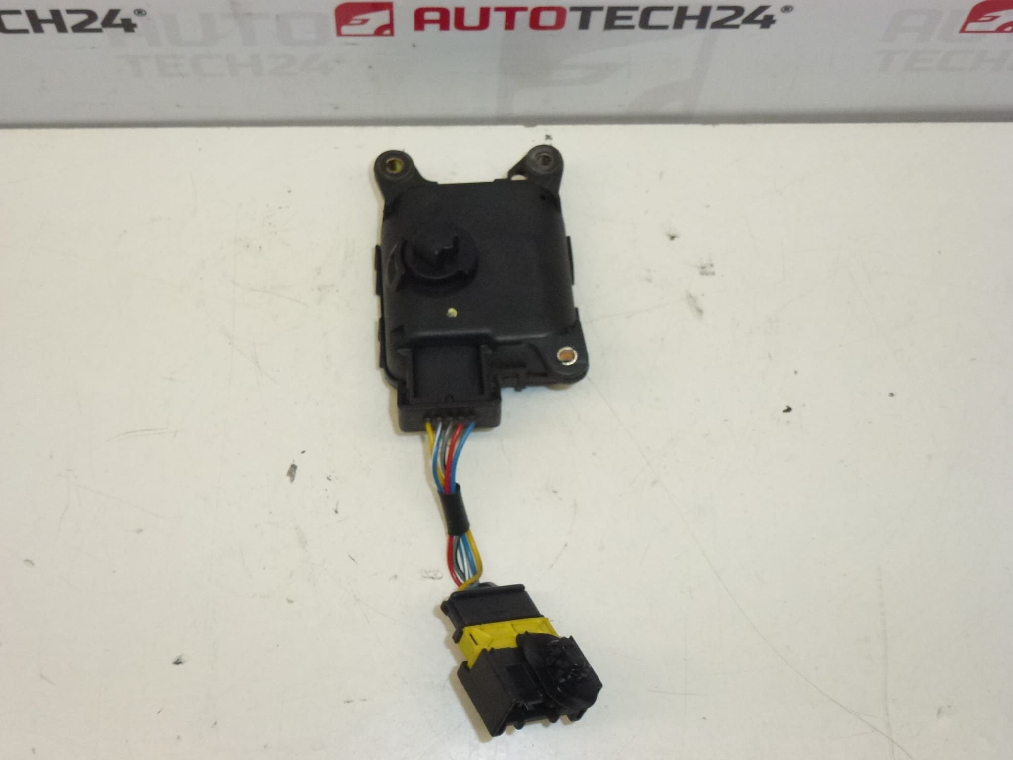Servomotor de calefacción Bosch para Citroën y Peugeot 0132801160 6447ER - Imagen 2