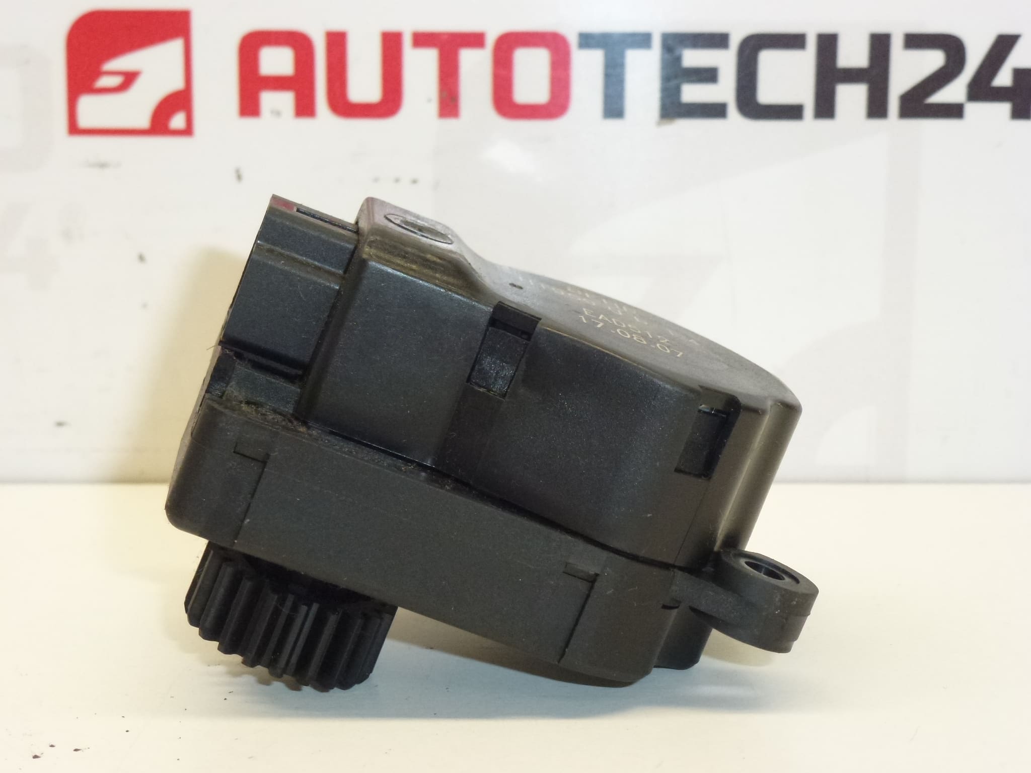 Motor calefactor de la servodirección BEHR H1959 UB14 para Citroën y Peugeot EAD512 6447RZ - Imagen 2