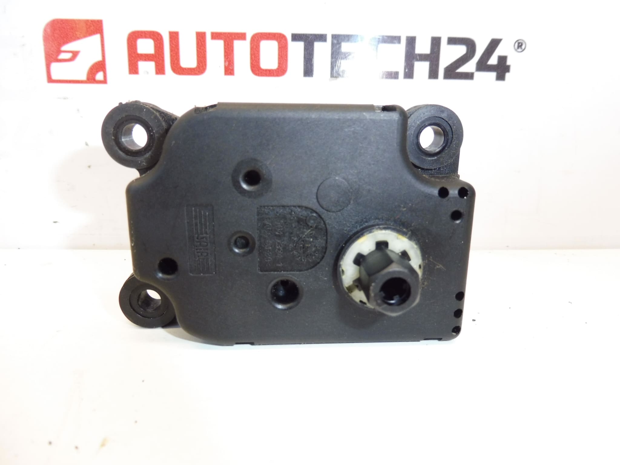 Motor del ventilador del calefactor para Citroën y Peugeot BEHR EAD511 H1961 UA 13 - Imagen 2