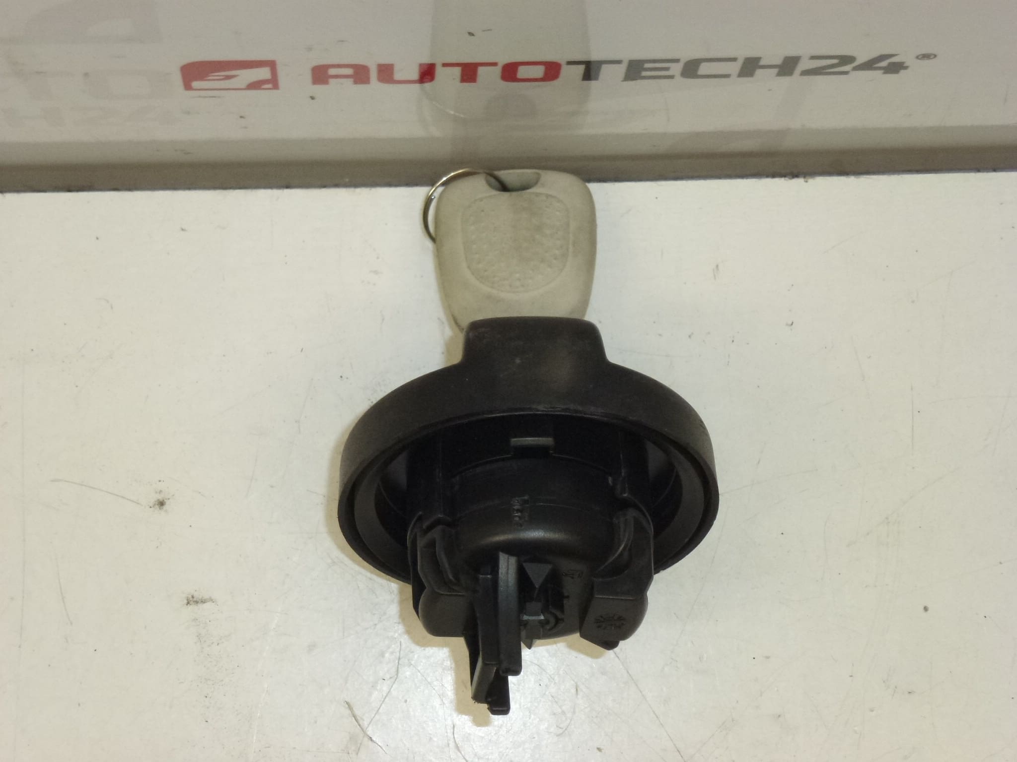 Tapa del depósito de combustible para Citroën C2/C3/Pluriel 1508G0 - Imagen 2