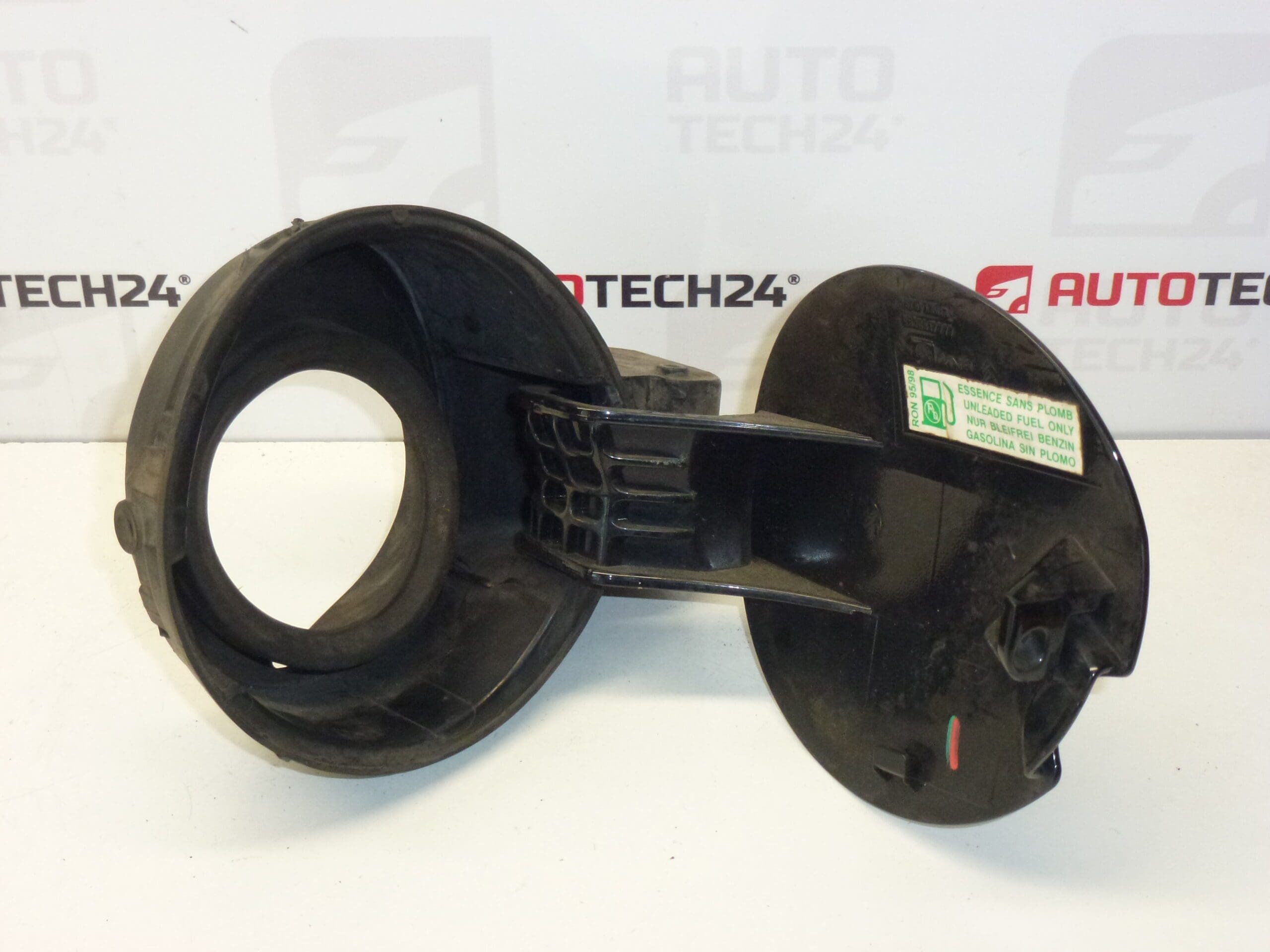 Tapa de la bomba del depósito para Citroën C4 3 puertas - usado - 9650817777 1517C0 EXL - Imagen 2