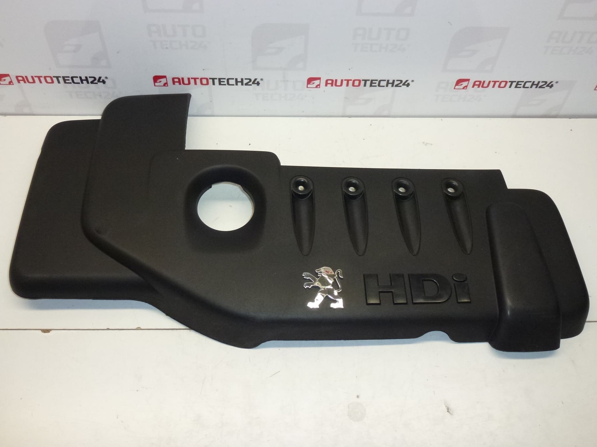 Tapa del motor 1.4 HDi Citroën 9645982780 013742 - Imagen 2