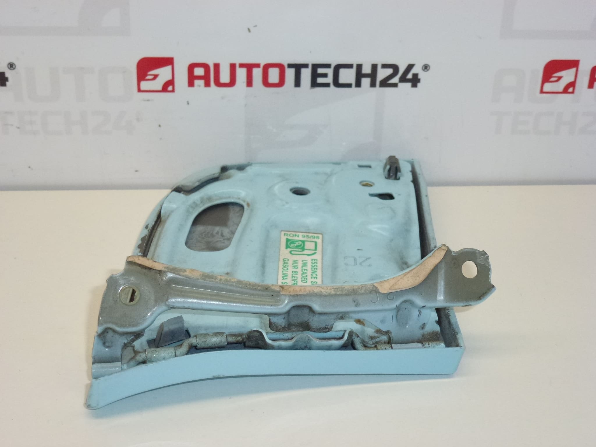Tapa del depósito de combustible azul claro para Peugeot 107 / Citroën C1 1517C5 1517C9 - Imagen 2