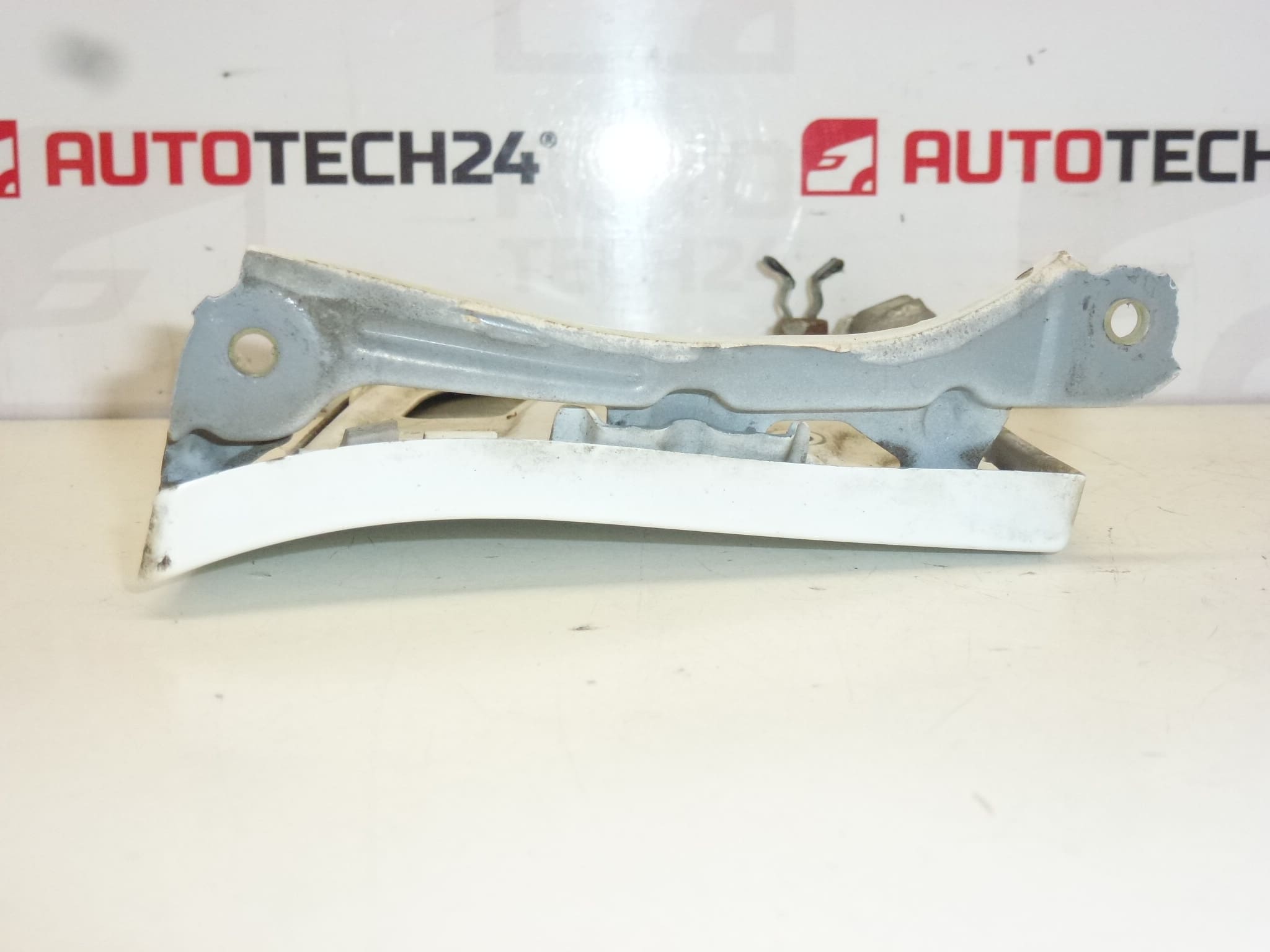 Cubierta del tapón del depósito blanca para Peugeot 107 y Citroën C1 1517C5 1517C9 - Imagen 2