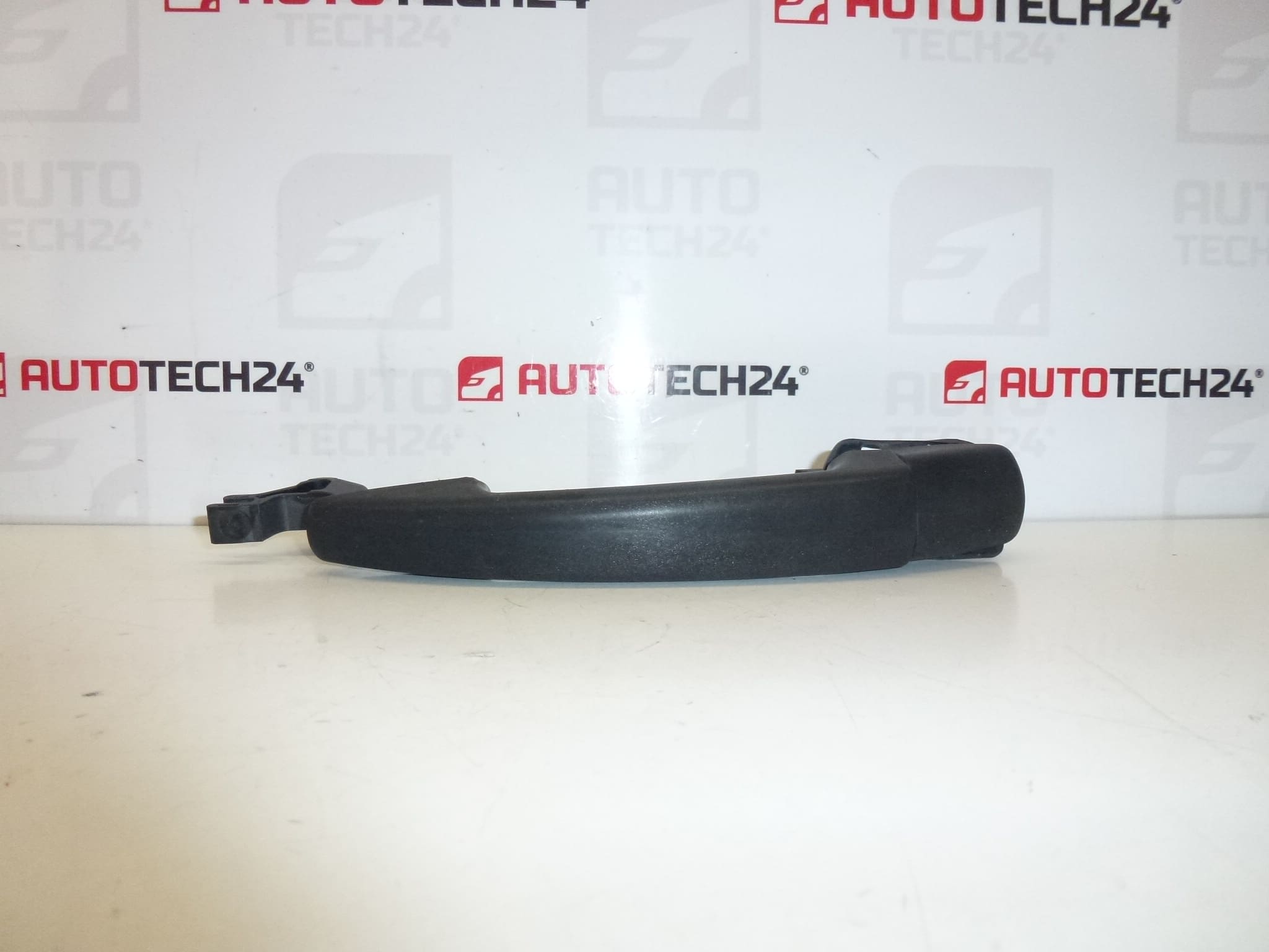 Tirador de puerta Citroën Peugeot negro 9101EQ
