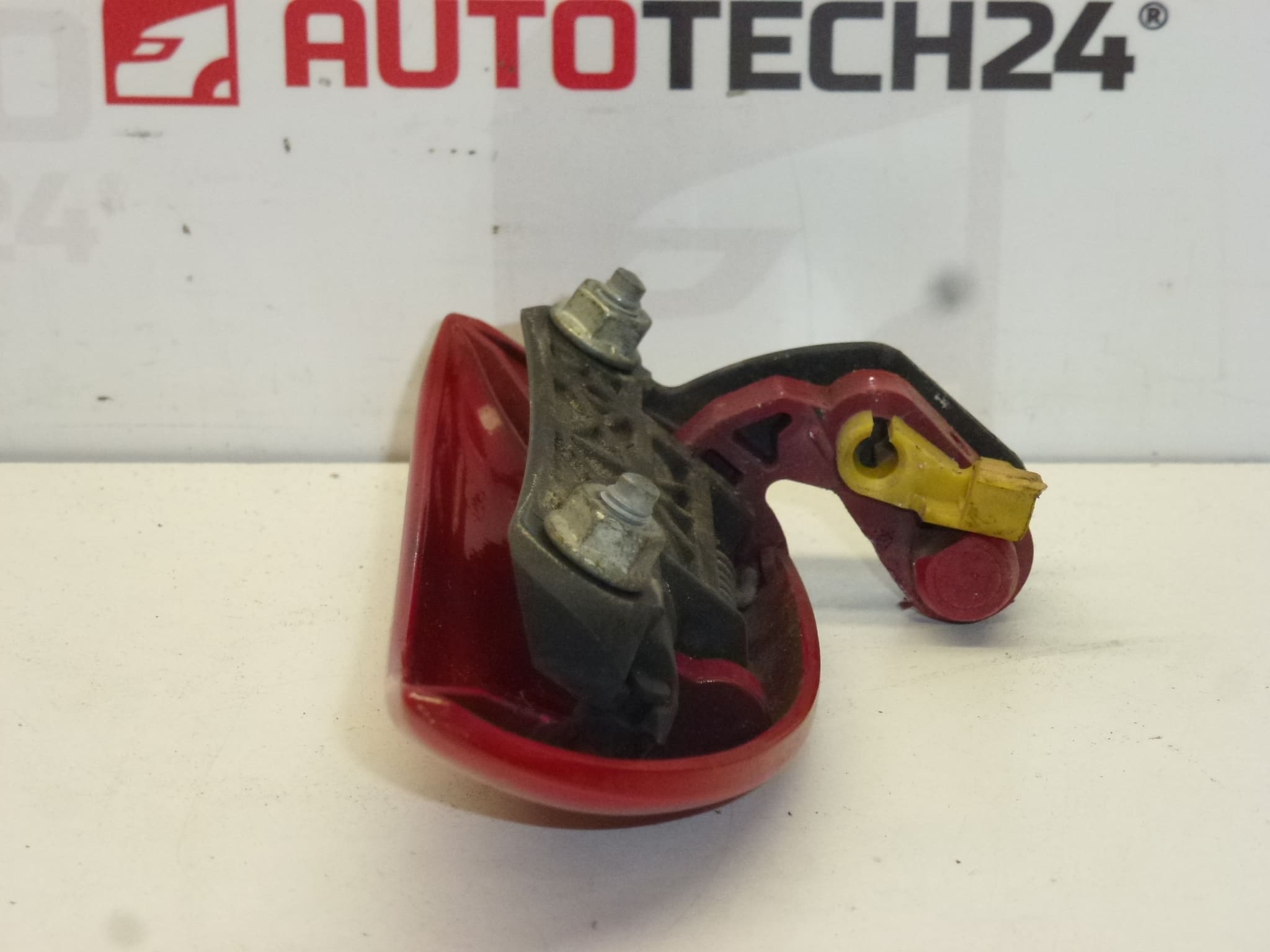 Manija de puerta delantera izquierda Citroën C1 / Peugeot 107 roja 9101AK - Imagen 2